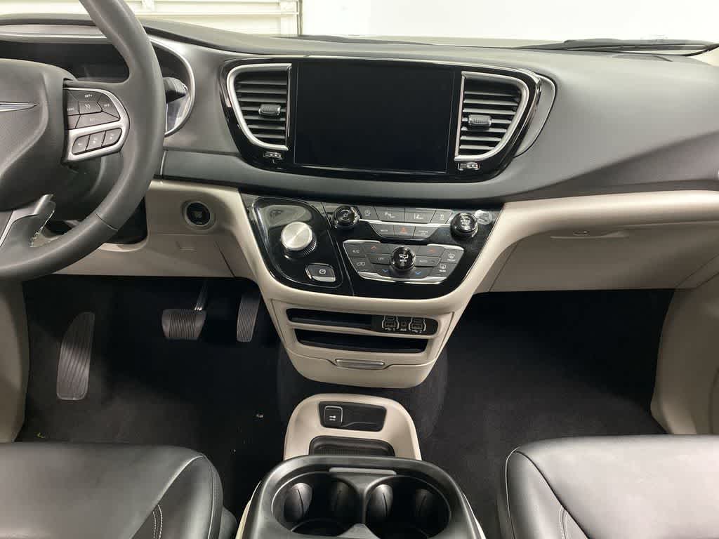 Thumbnail: 2024 Chrysler Pacifica - 26