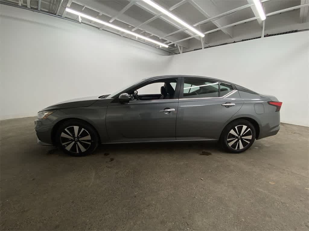 2022 Nissan Altima SV 3