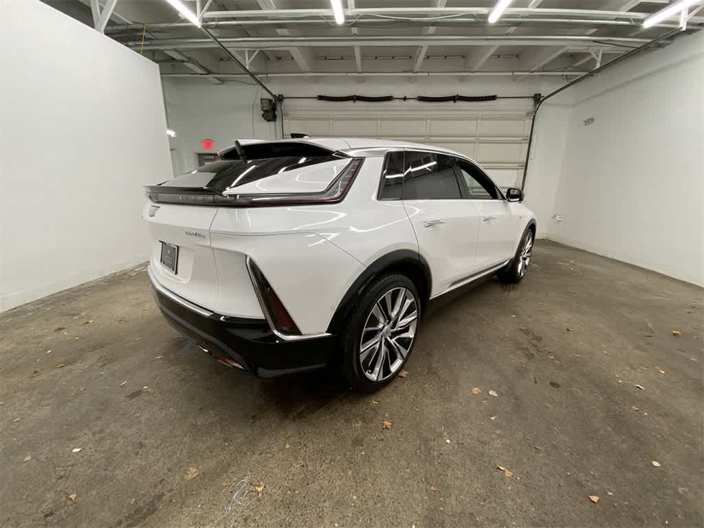 Thumbnail: 2025 Cadillac Lyriq - 6