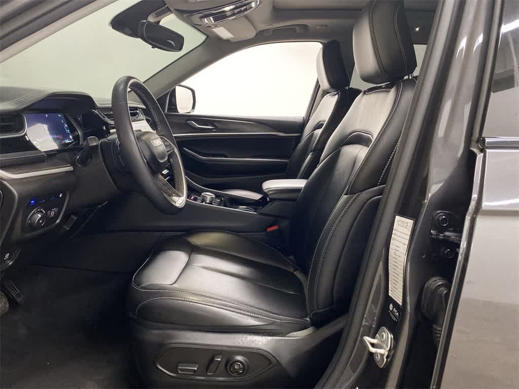 Thumbnail: 2023 Jeep Grand Cherokee - 14