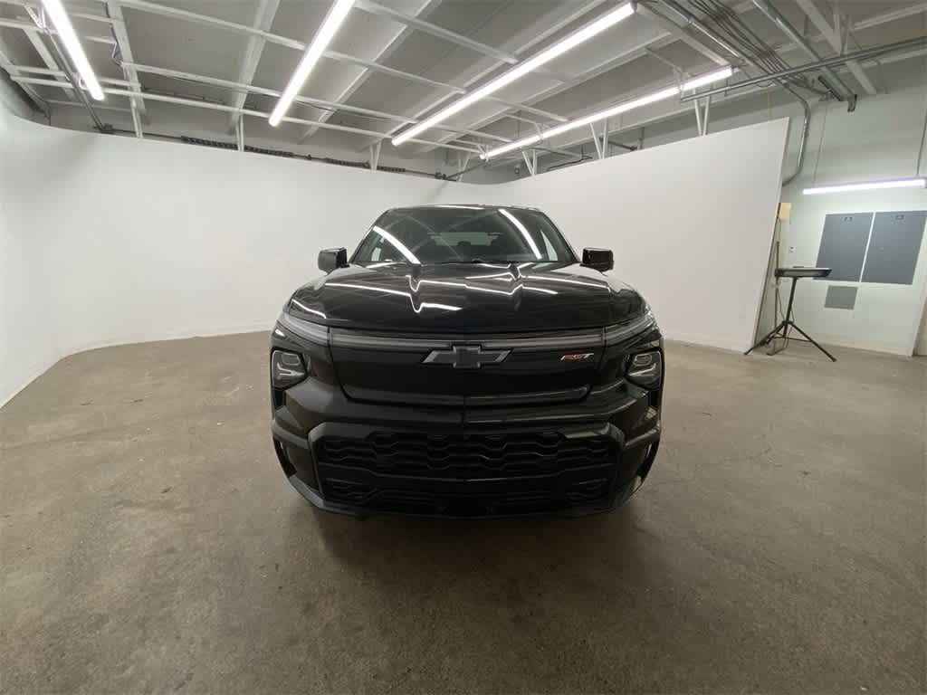 Thumbnail: 2024 Chevrolet Silverado EV - 9