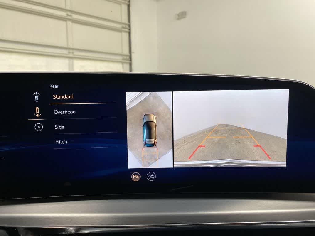 Thumbnail: 2024 Cadillac Lyriq - 25