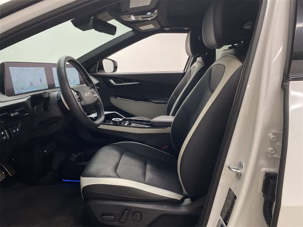Thumbnail: 2023 Kia EV6 - 14