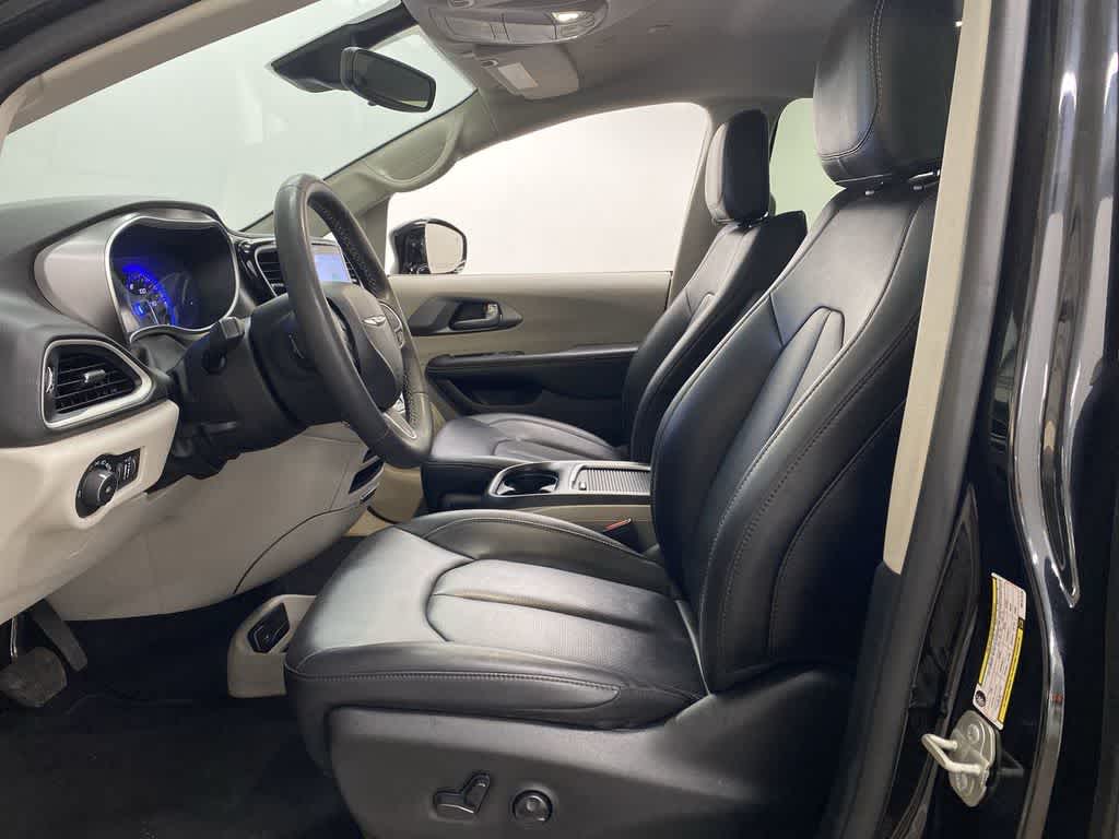 Thumbnail: 2024 Chrysler Pacifica - 13