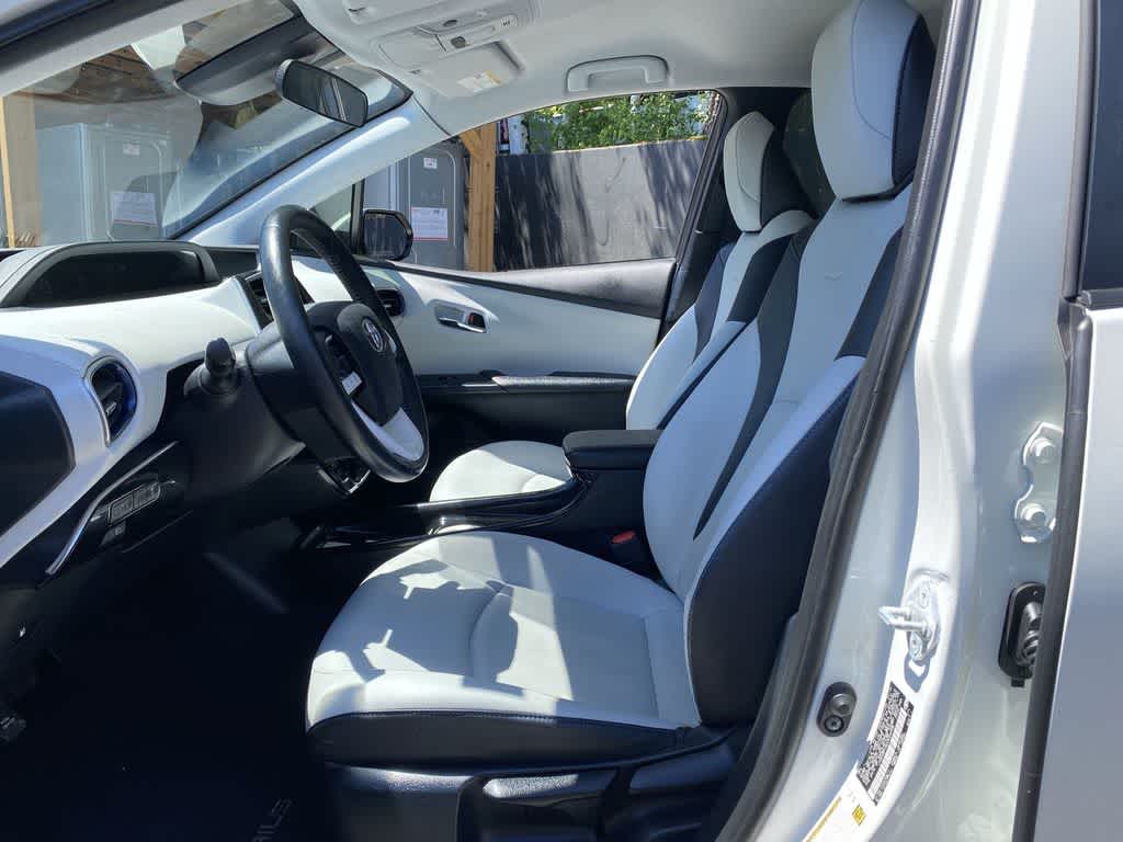 Thumbnail: 2016 Toyota Prius - 14