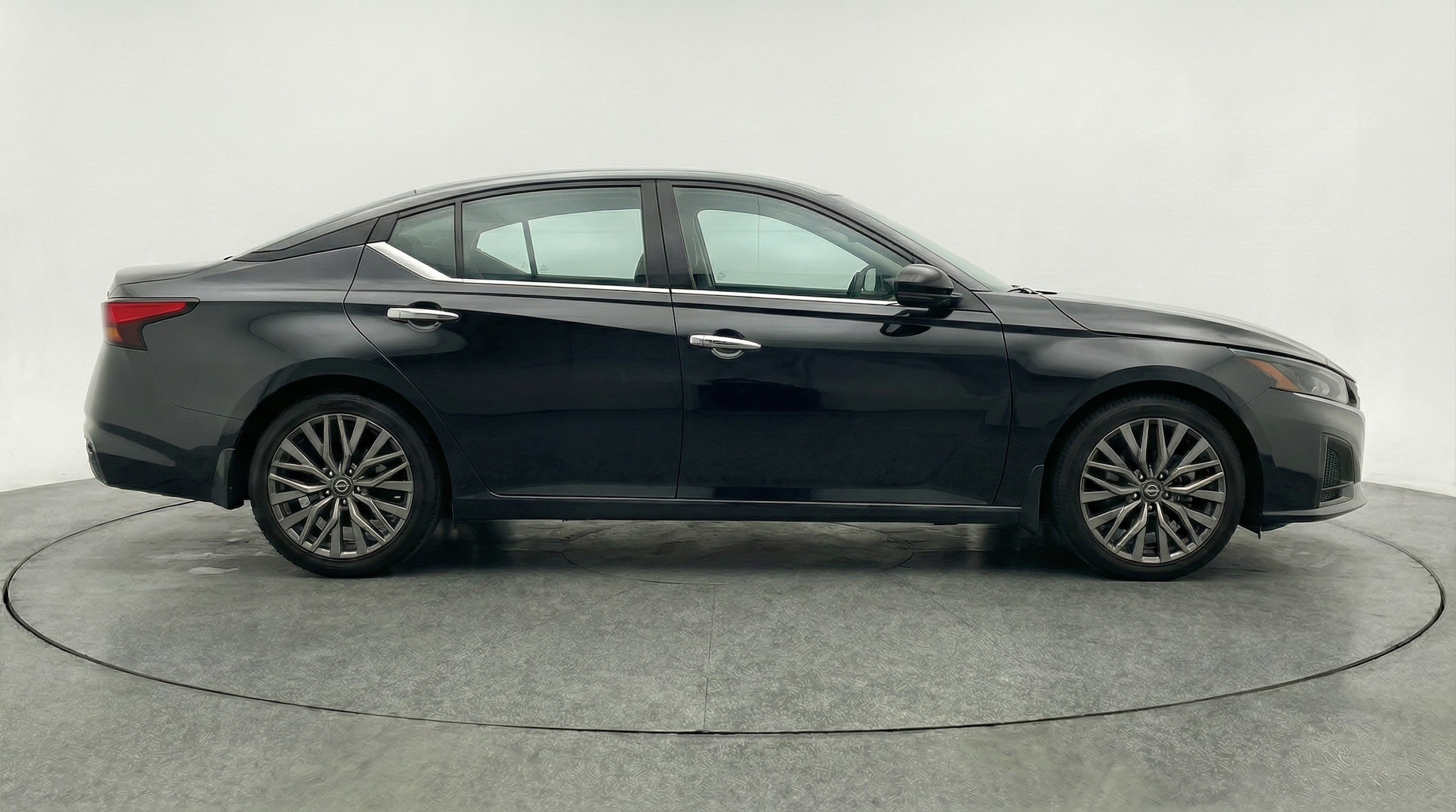 Thumbnail: 2025 Nissan Altima - 8