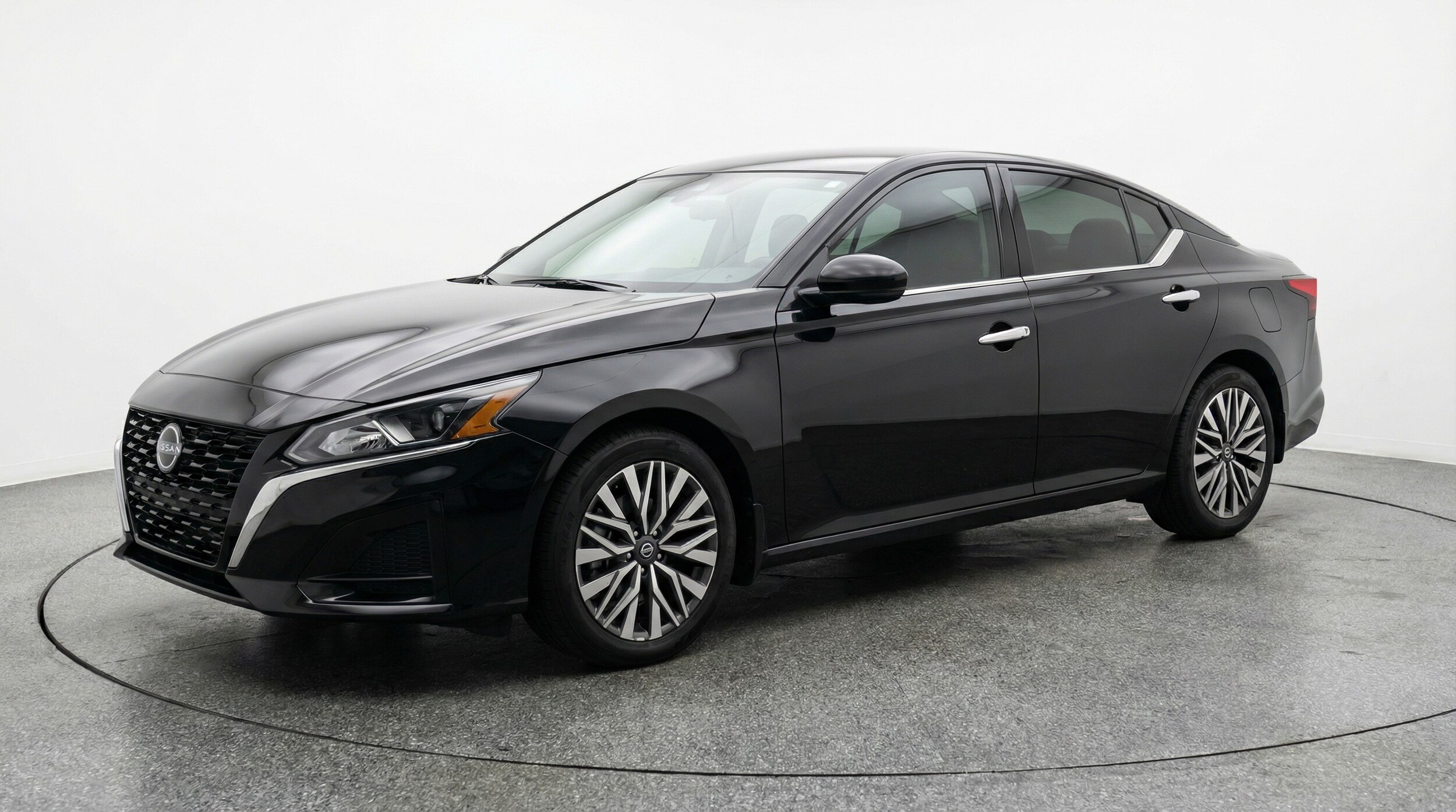 Thumbnail: 2025 Nissan Altima - 3