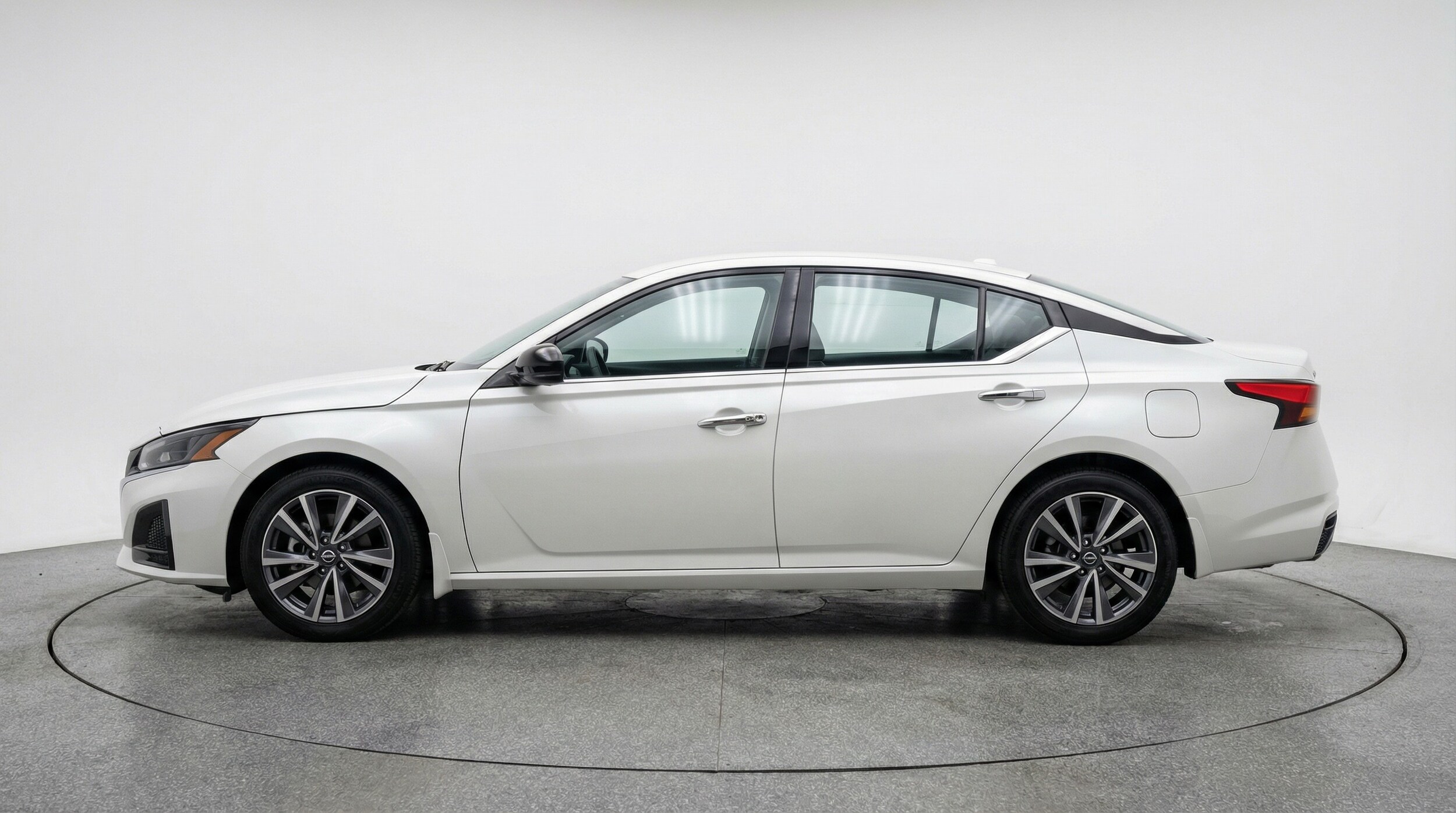 Thumbnail: 2025 Nissan Altima - 4