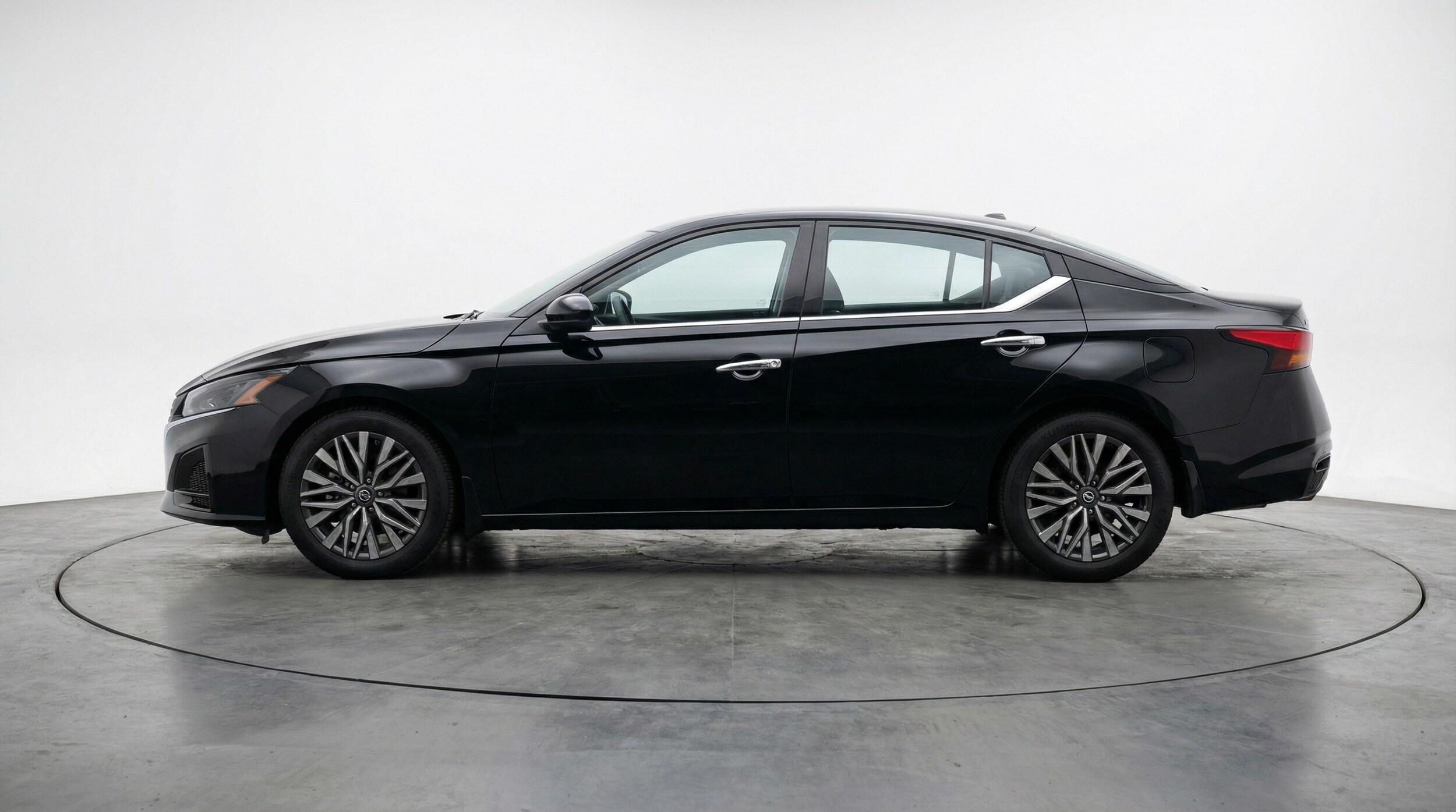 Thumbnail: 2025 Nissan Altima - 4