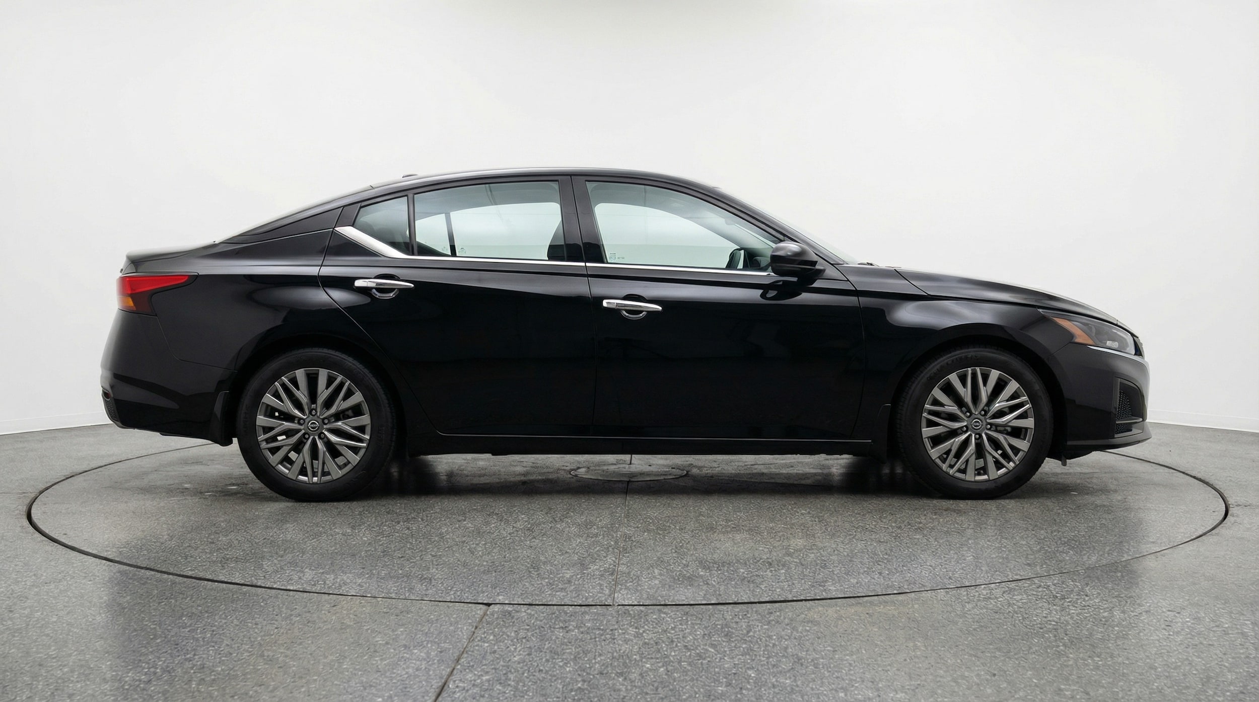 Thumbnail: 2025 Nissan Altima - 8