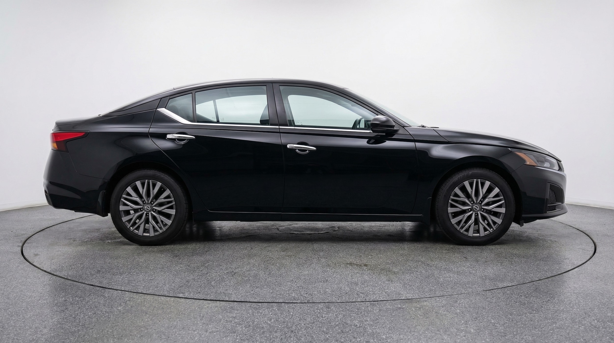Thumbnail: 2025 Nissan Altima - 8