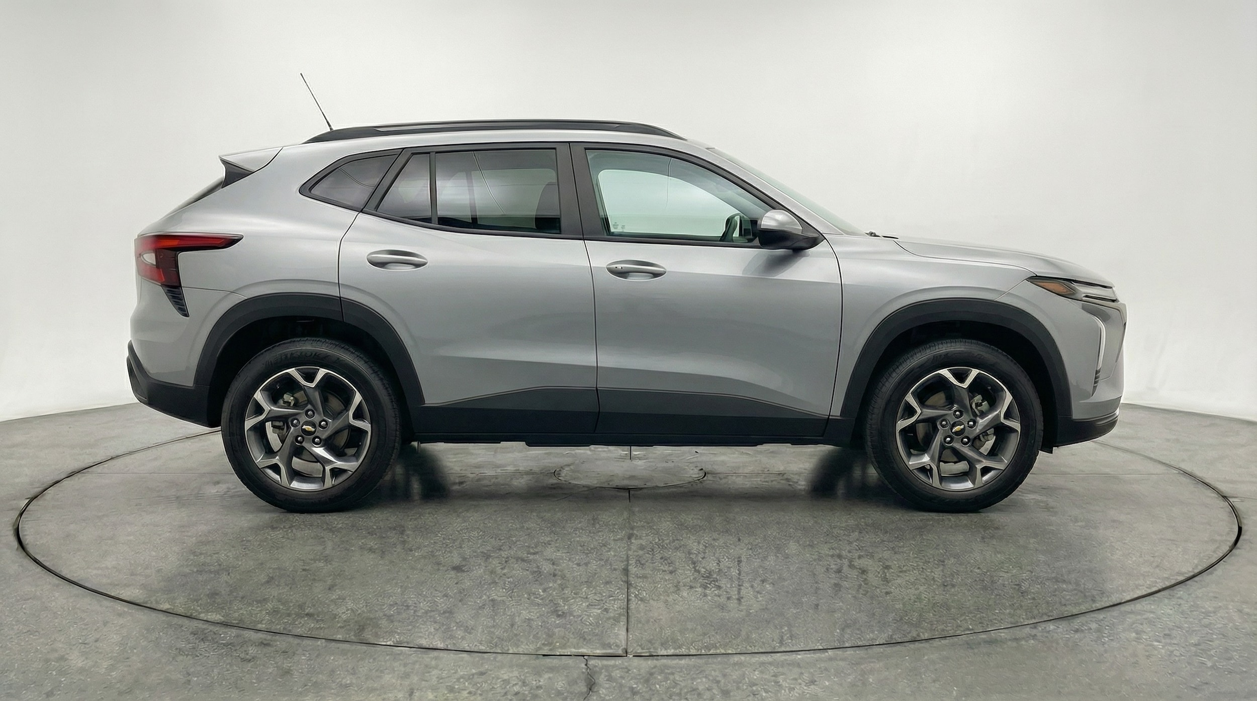 Thumbnail: 2025 Chevrolet Trax - 8