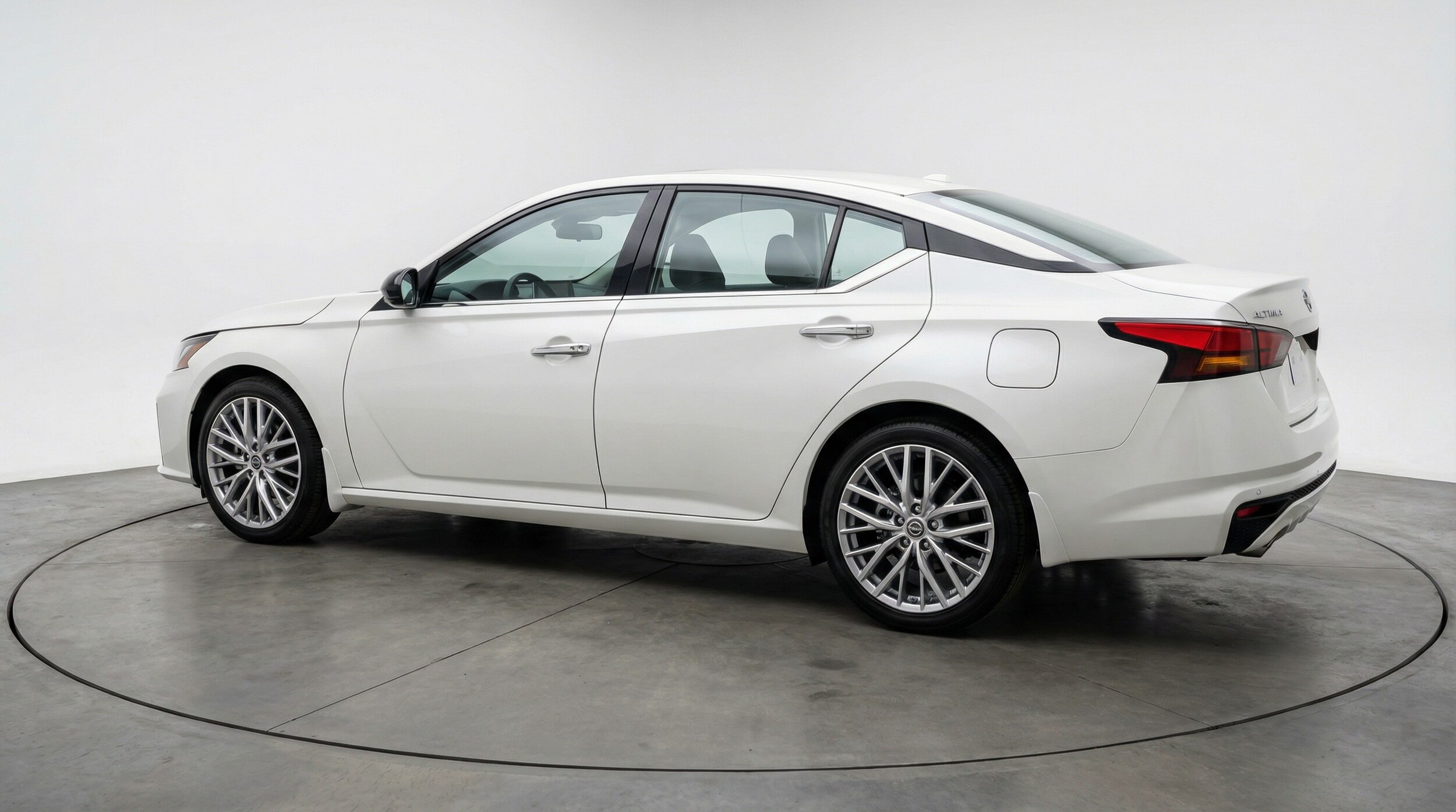 Thumbnail: 2025 Nissan Altima - 5