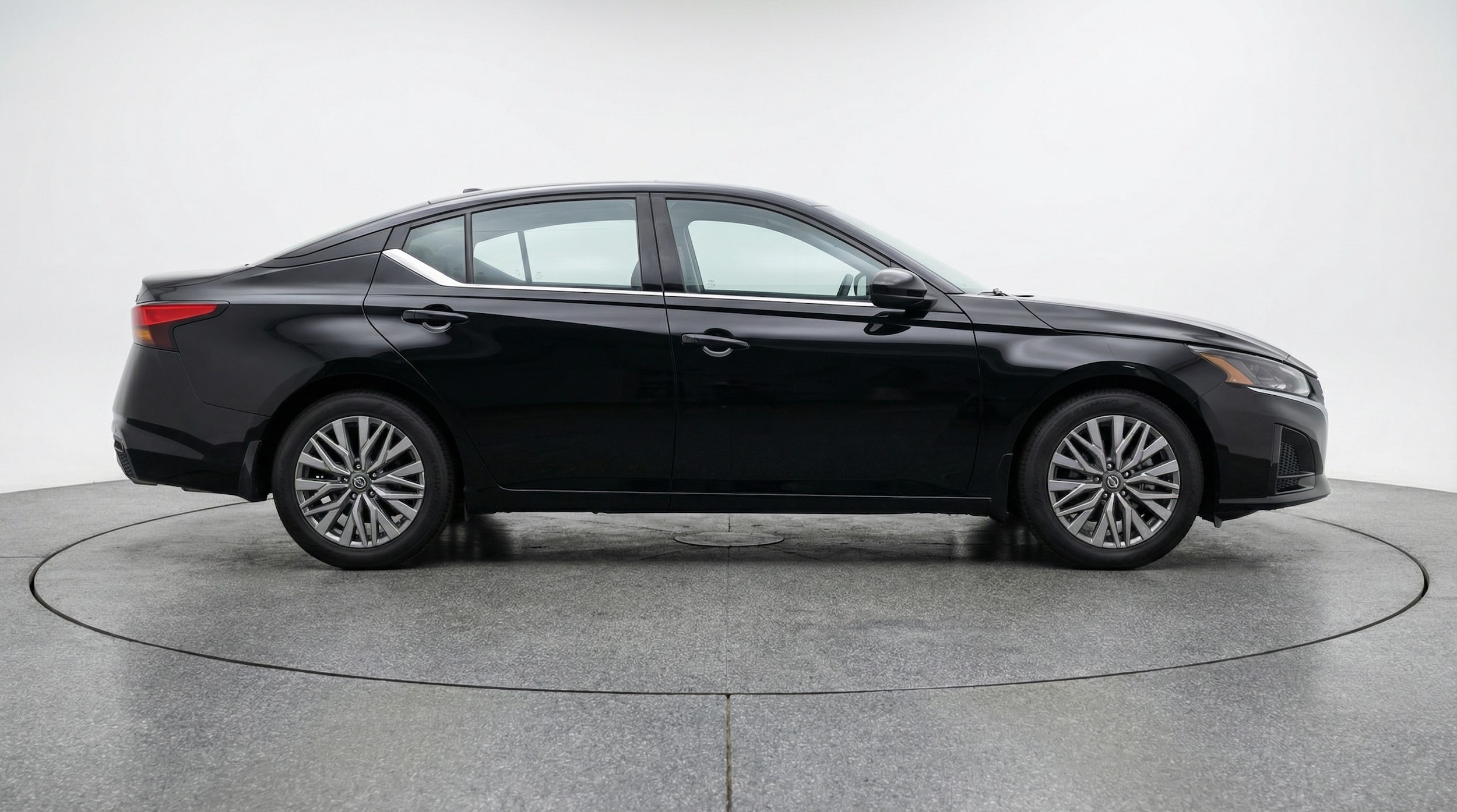 Thumbnail: 2025 Nissan Altima - 8