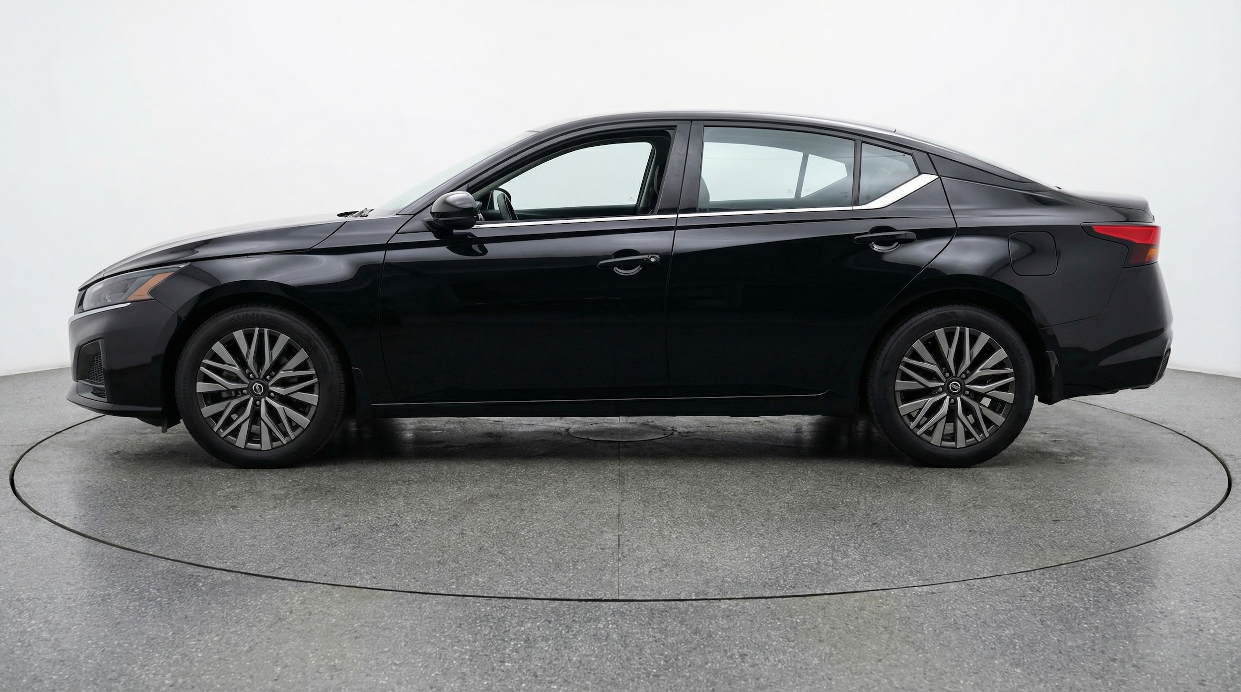 Thumbnail: 2025 Nissan Altima - 4