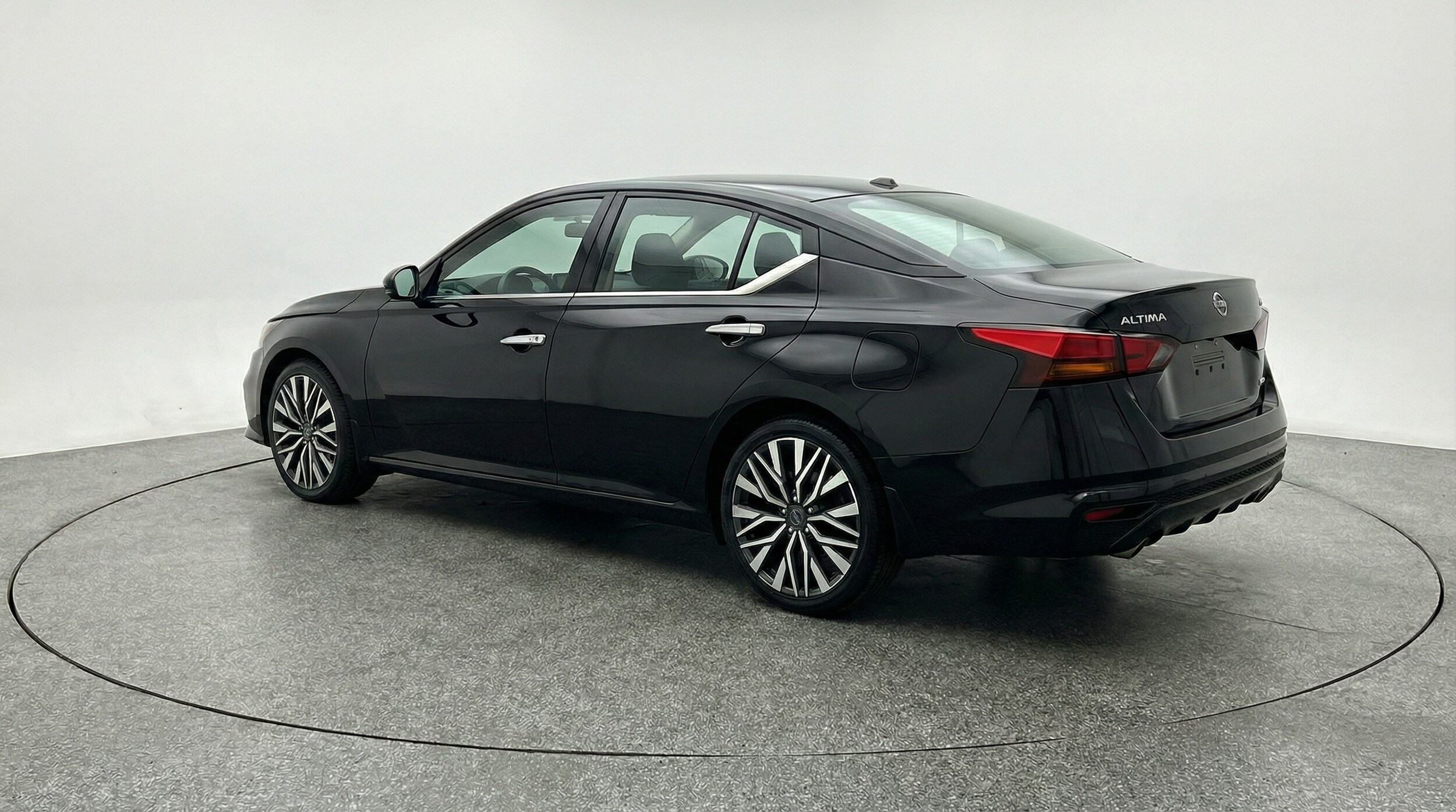 Thumbnail: 2025 Nissan Altima - 5