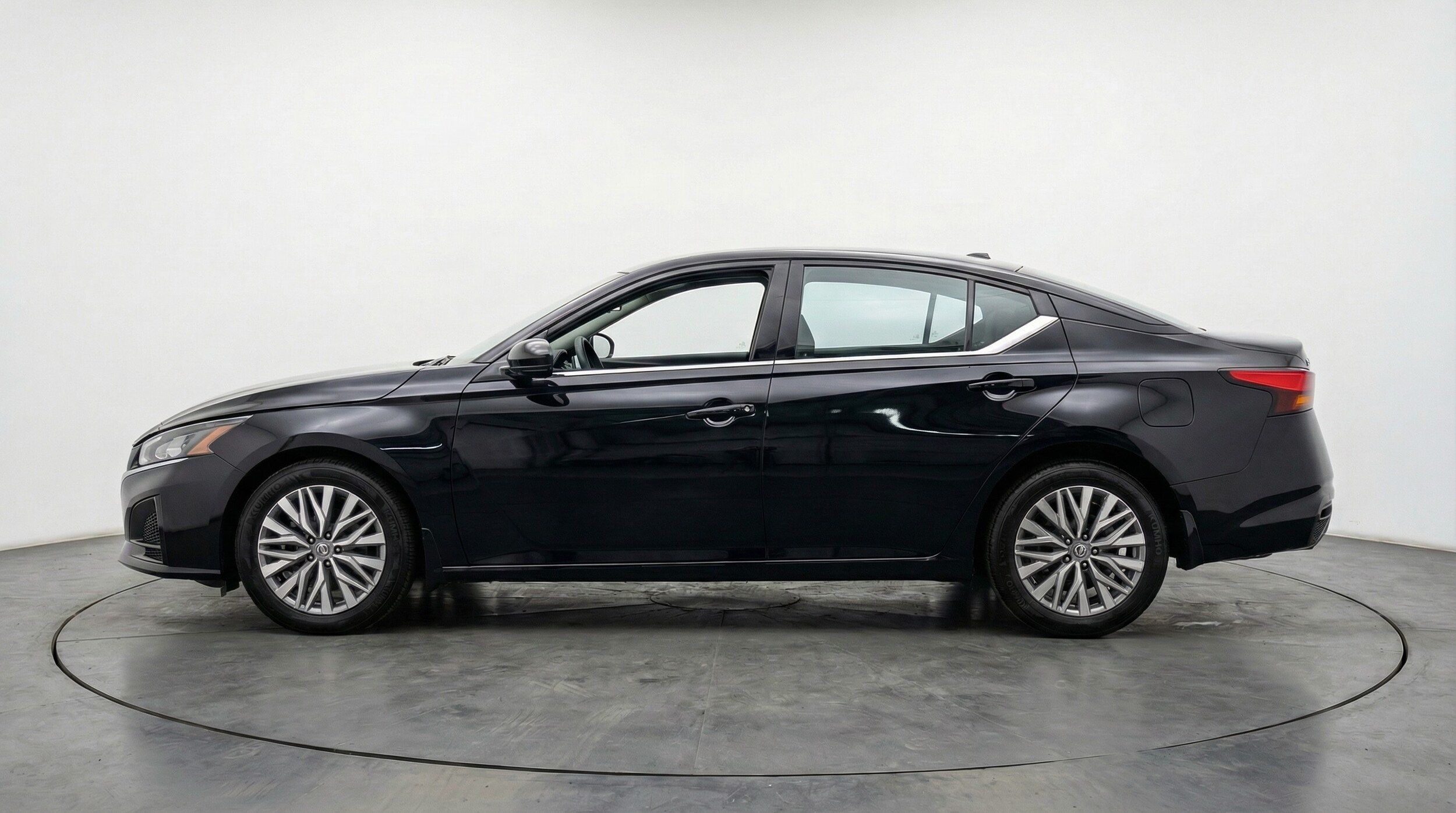 Thumbnail: 2025 Nissan Altima - 4