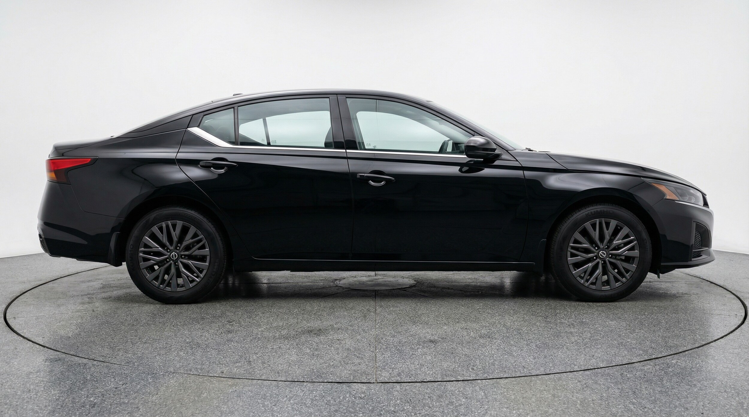 Thumbnail: 2025 Nissan Altima - 8