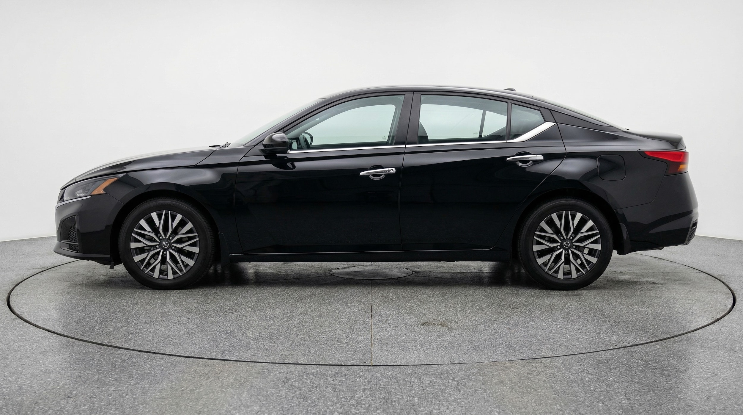 Thumbnail: 2025 Nissan Altima - 4
