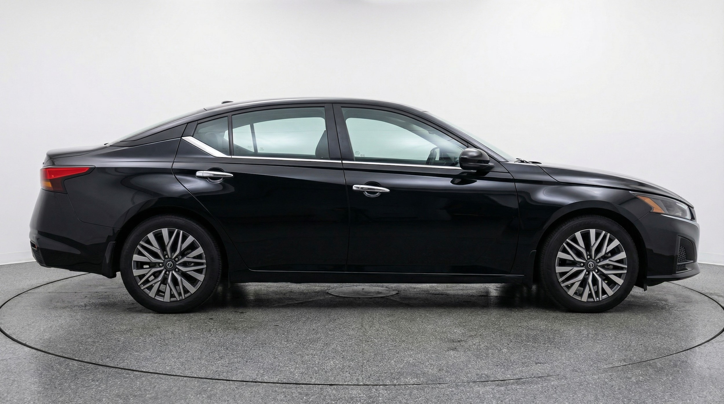 Thumbnail: 2025 Nissan Altima - 8