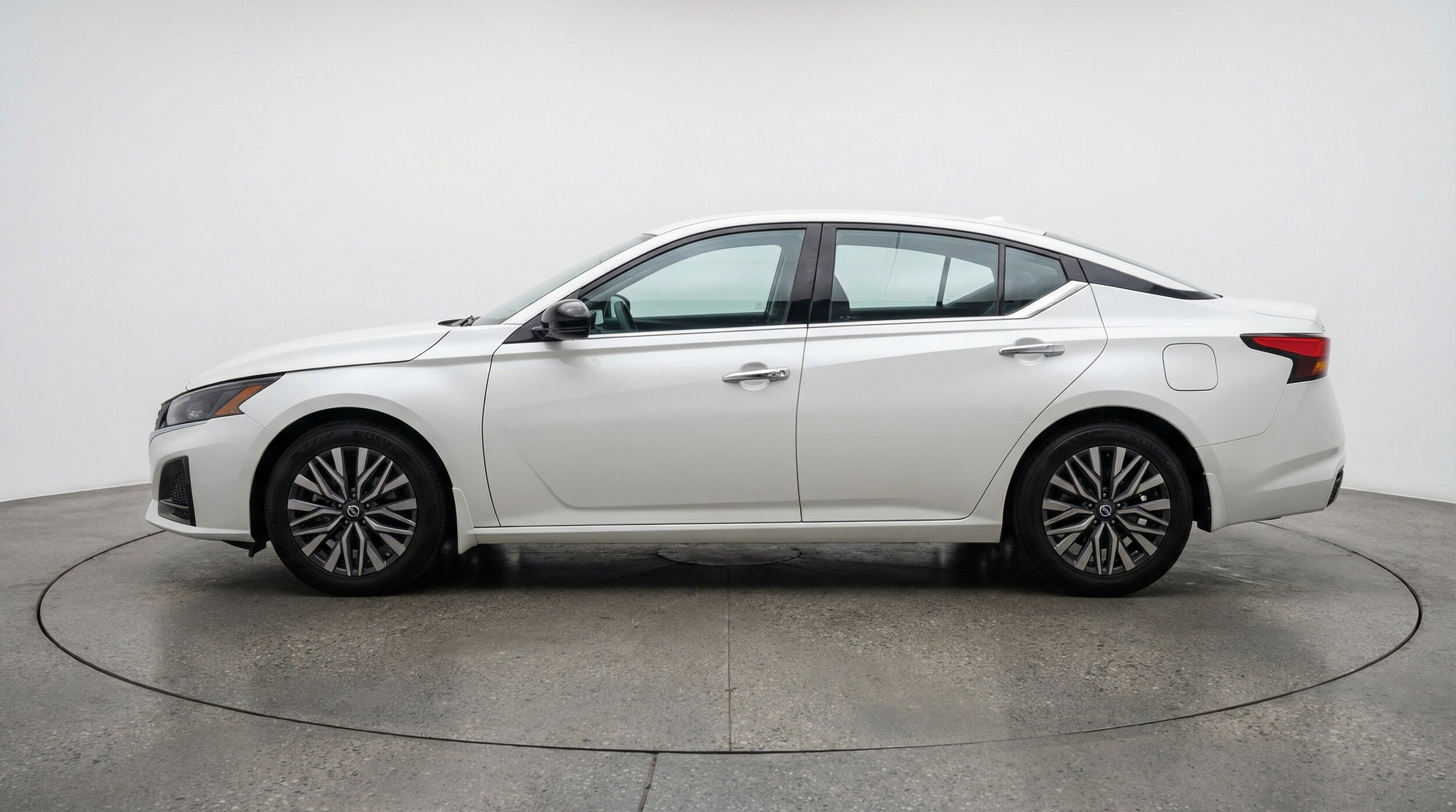 Thumbnail: 2025 Nissan Altima - 4