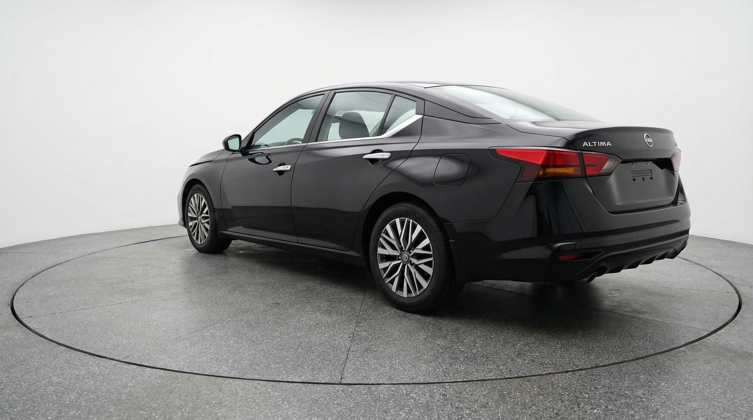 Thumbnail: 2025 Nissan Altima - 5