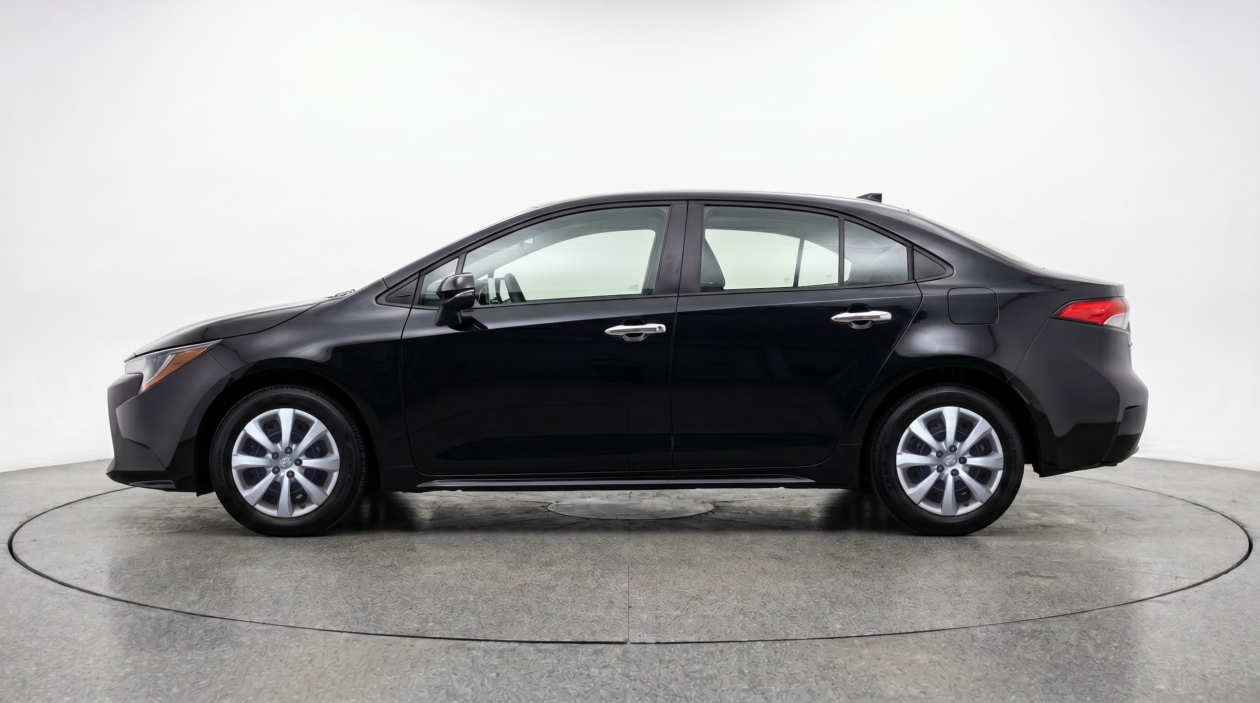 Thumbnail: 2025 Toyota Corolla - 4