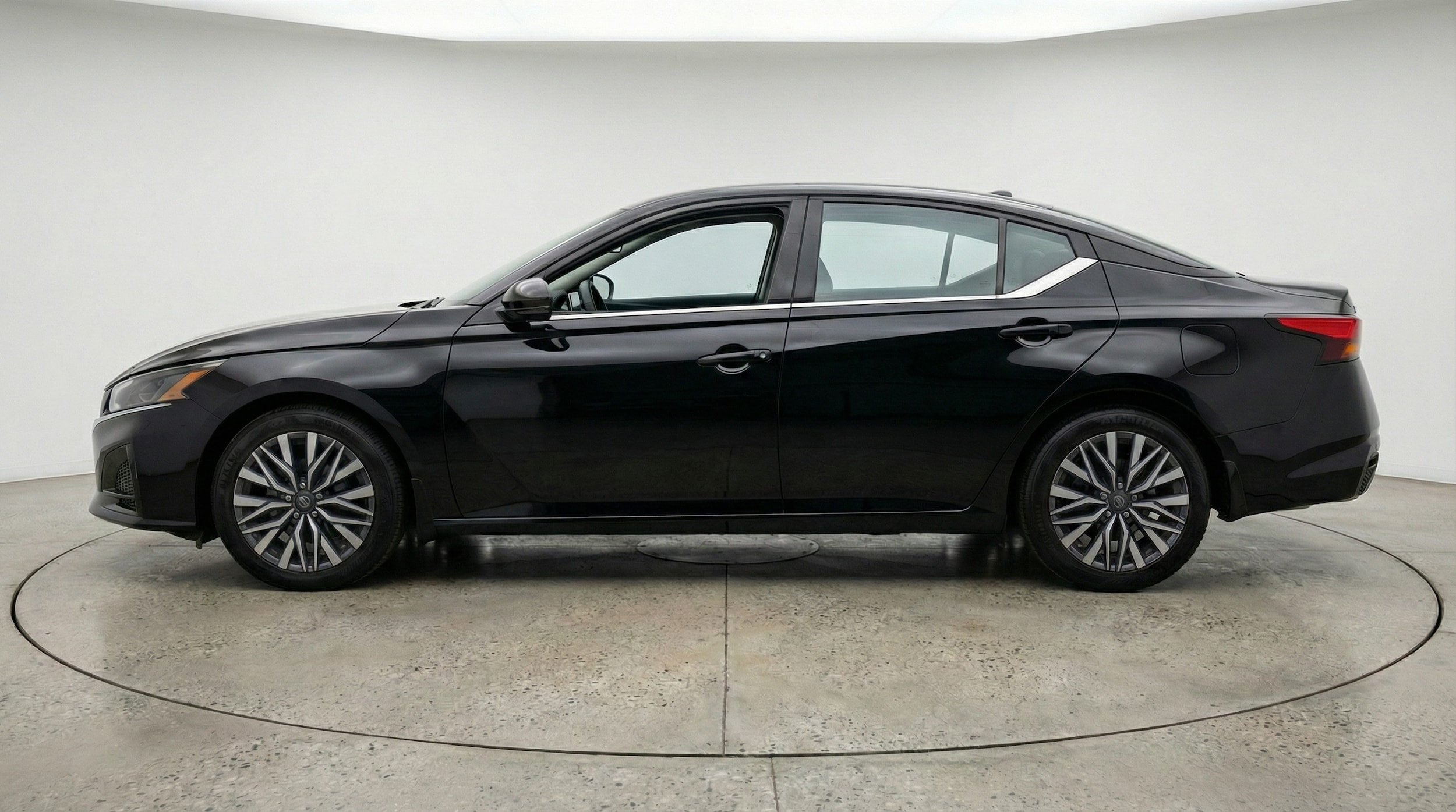 Thumbnail: 2025 Nissan Altima - 4