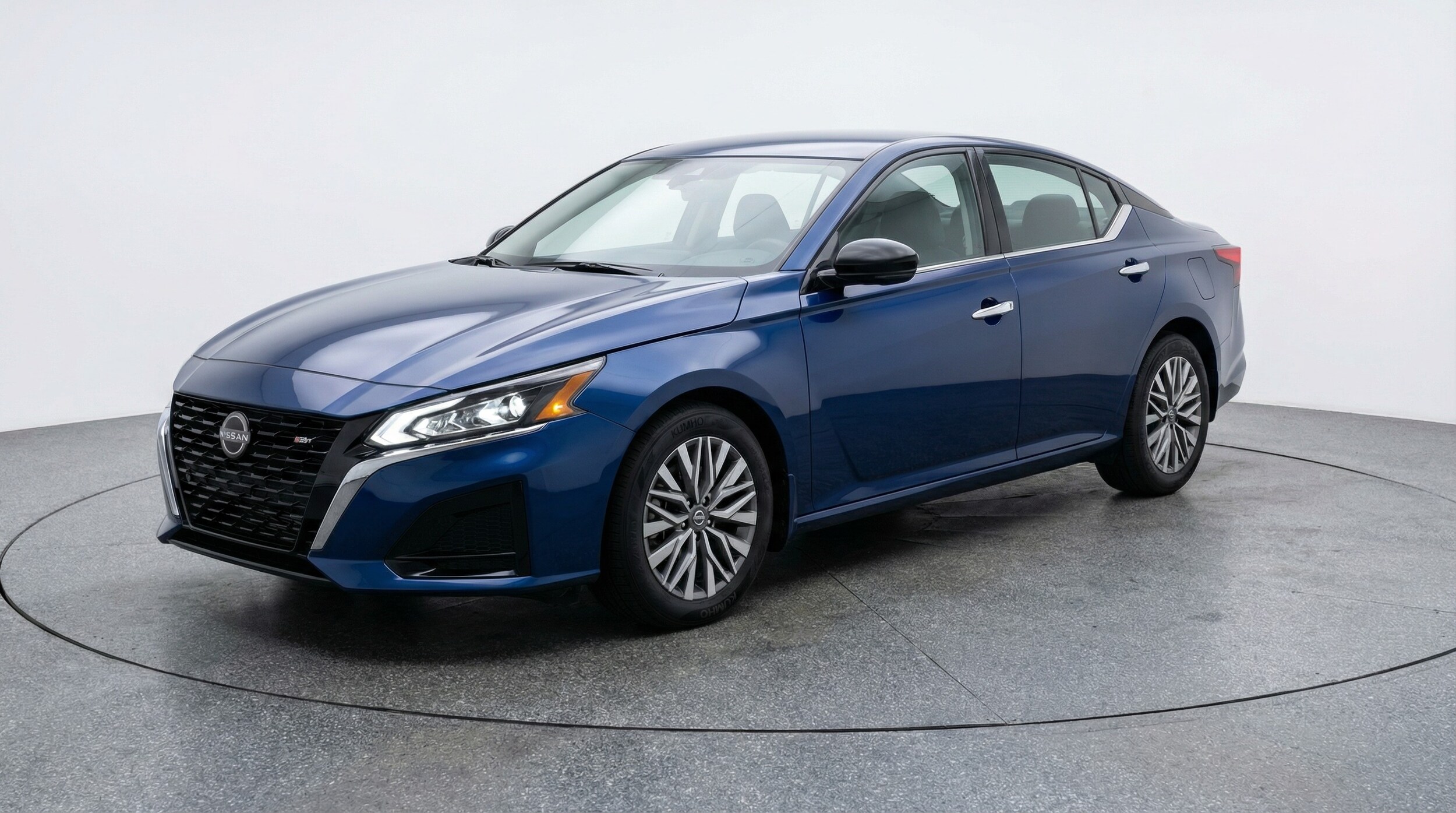 Thumbnail: 2025 Nissan Altima - 3