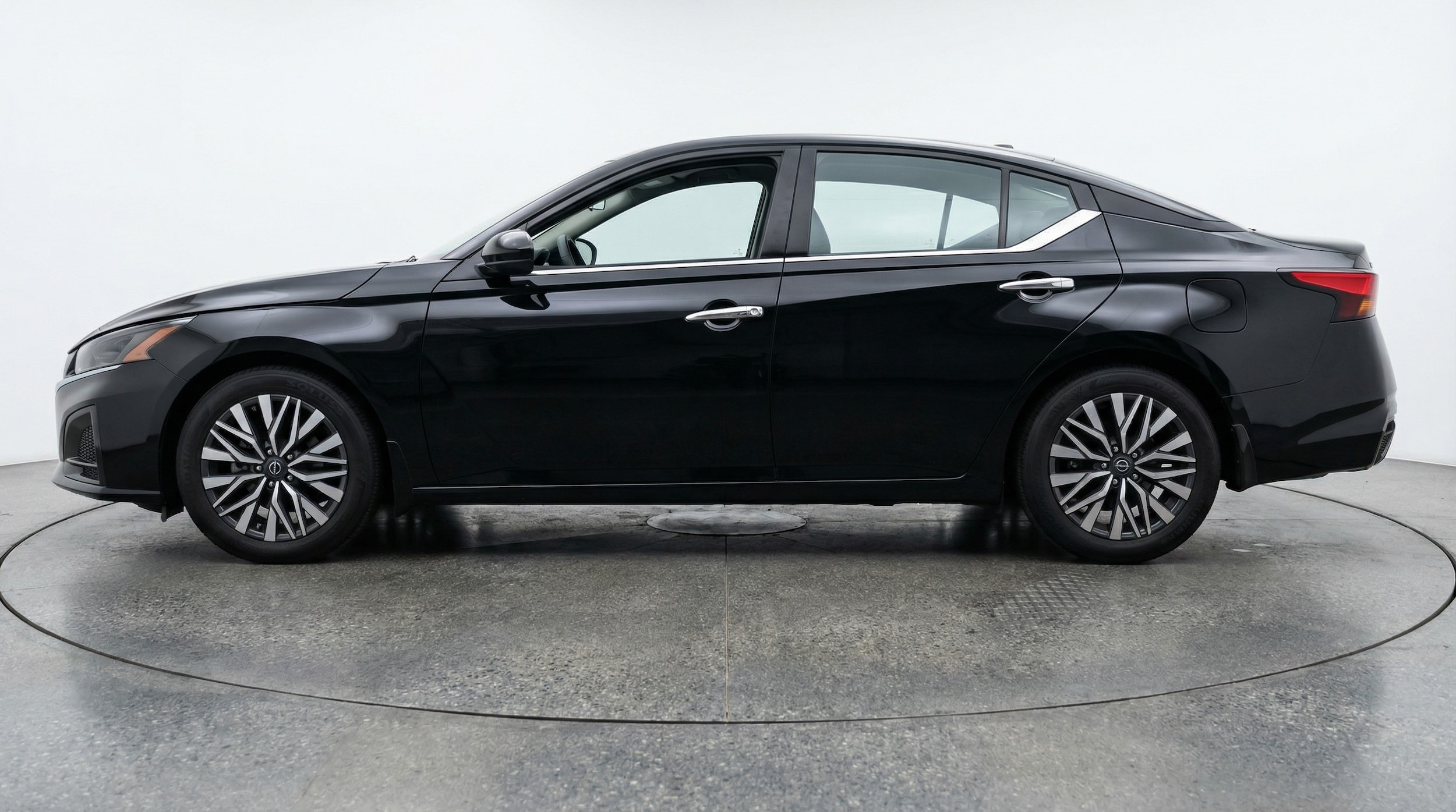 Thumbnail: 2025 Nissan Altima - 4