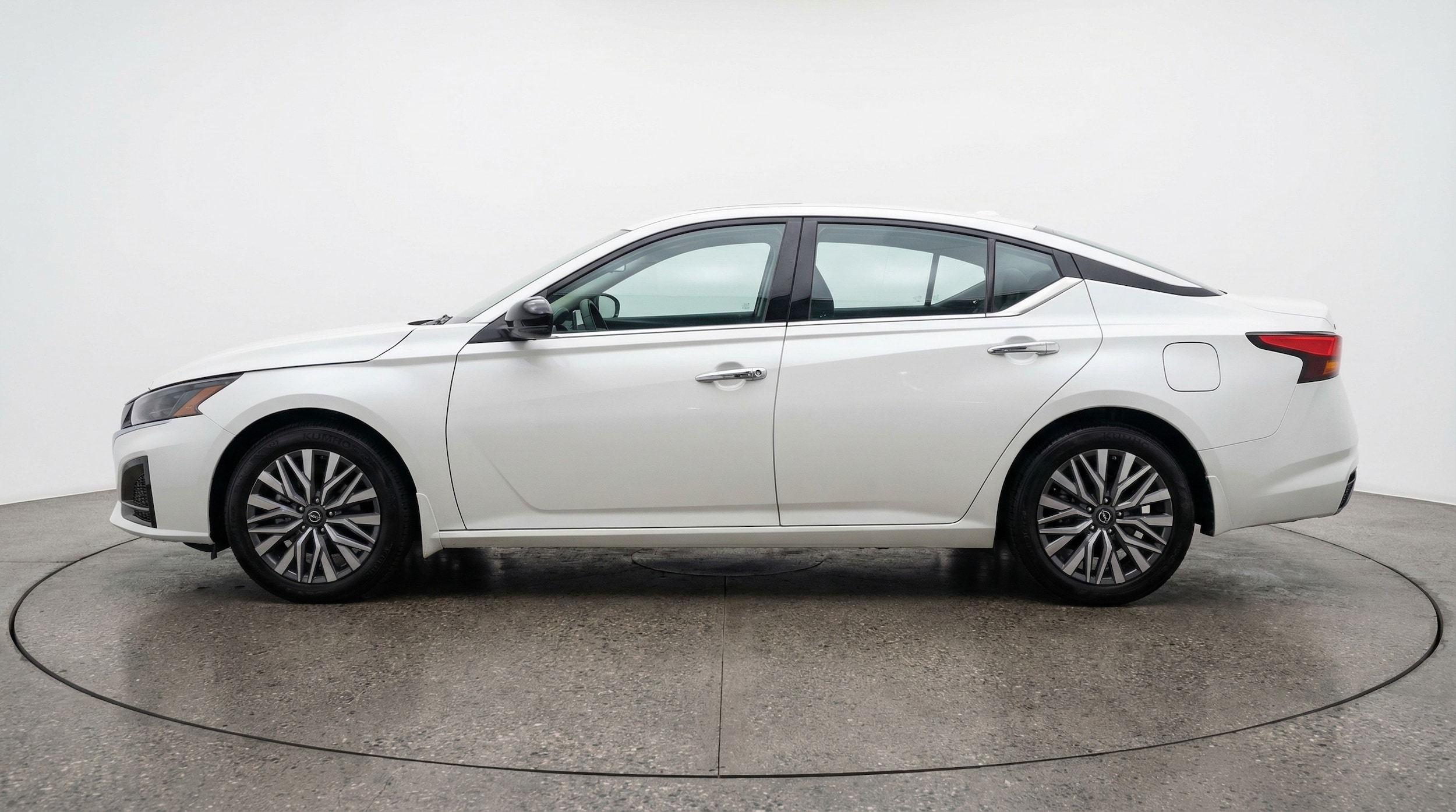 Thumbnail: 2025 Nissan Altima - 4