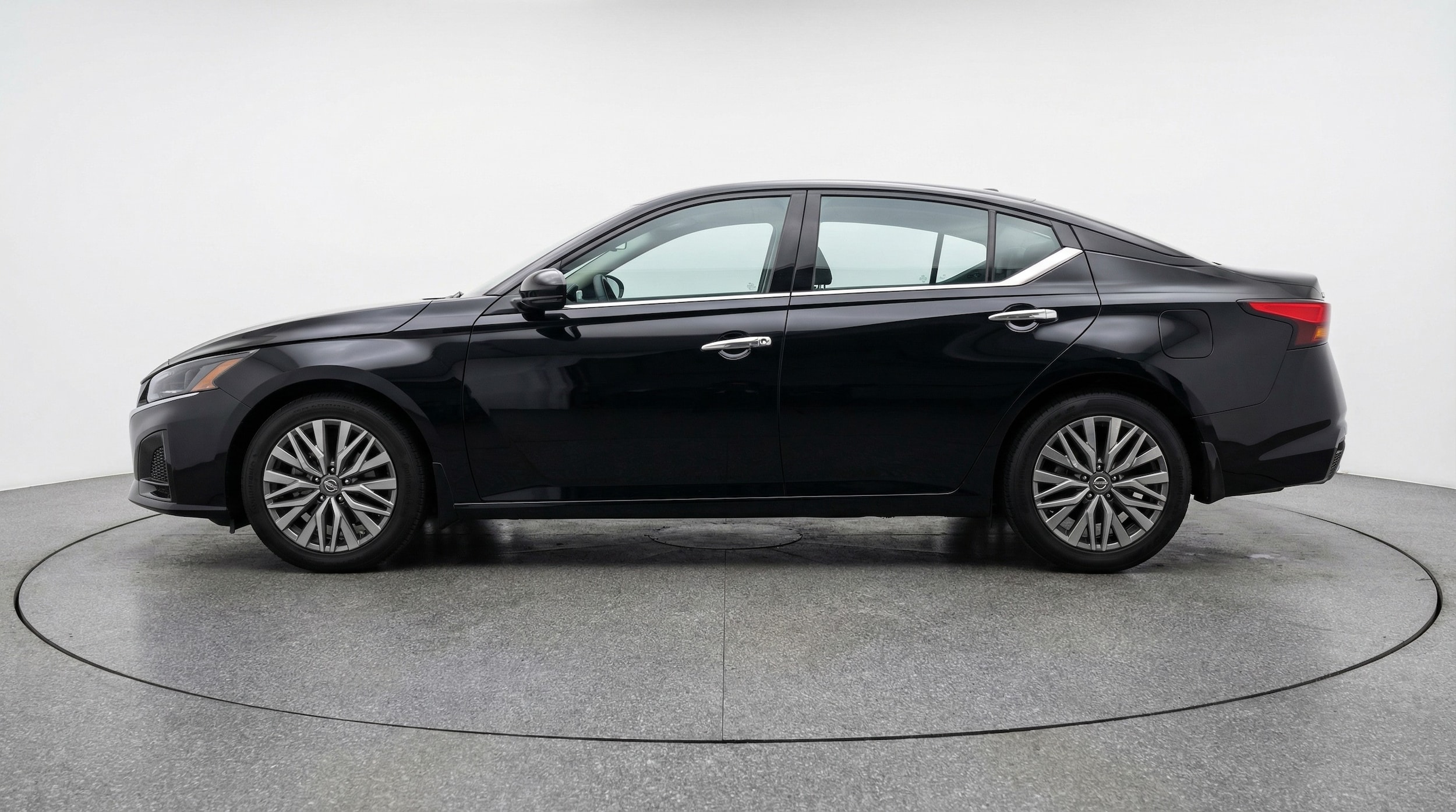 Thumbnail: 2025 Nissan Altima - 4