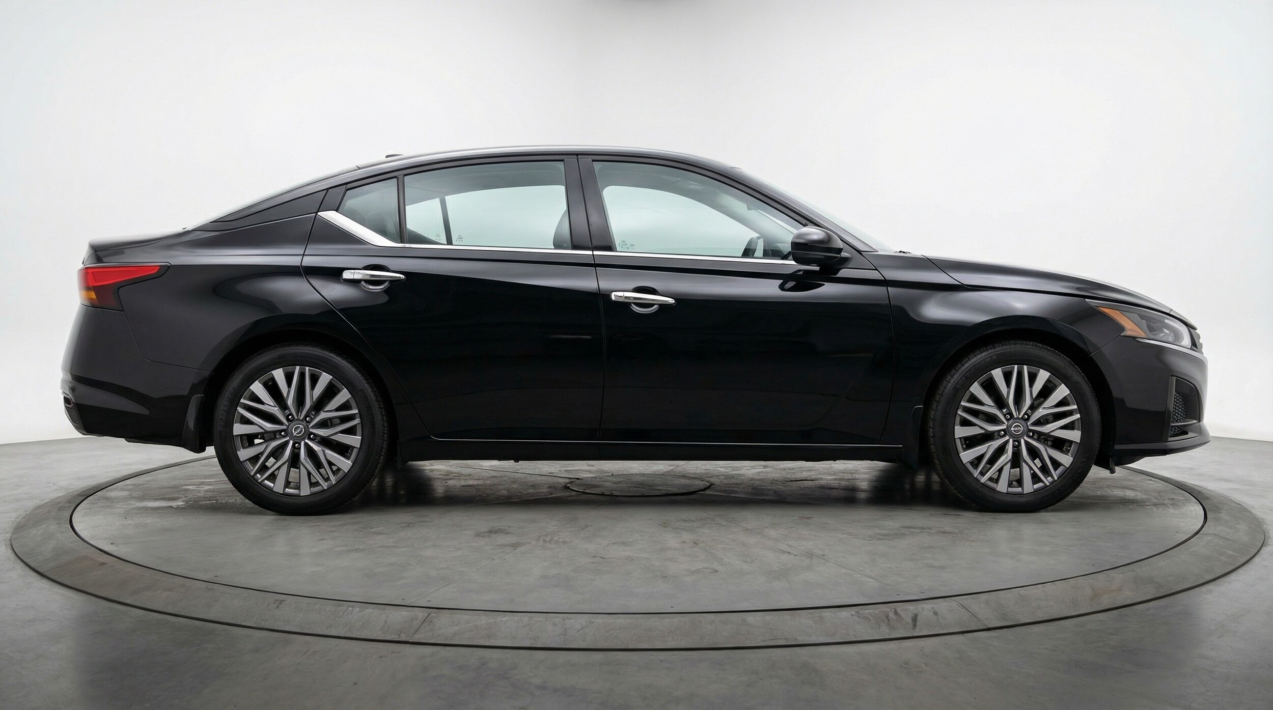 Thumbnail: 2025 Nissan Altima - 8