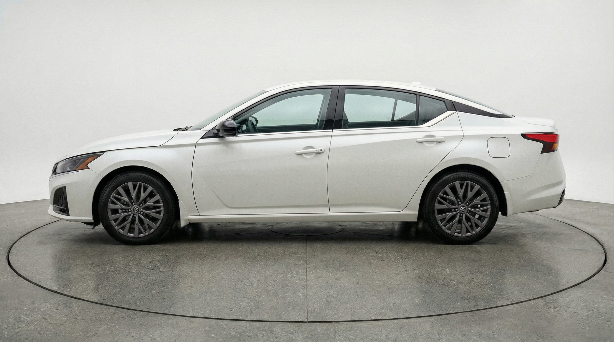 Thumbnail: 2025 Nissan Altima - 4