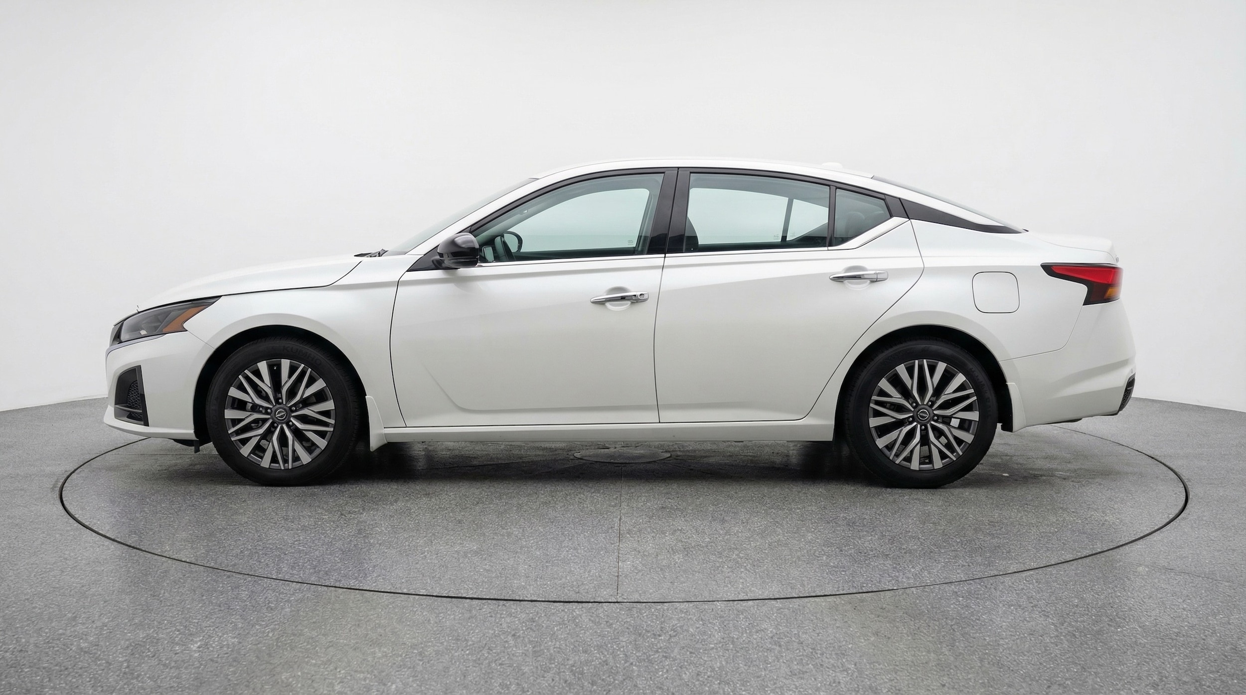 Thumbnail: 2025 Nissan Altima - 4