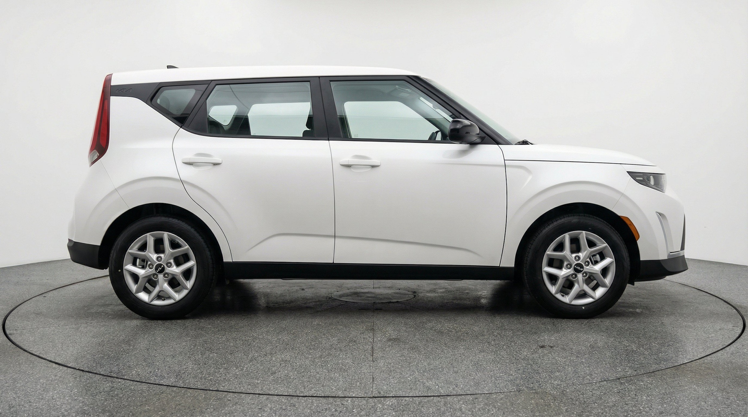 2025 Kia Soul LX - Photo 9
