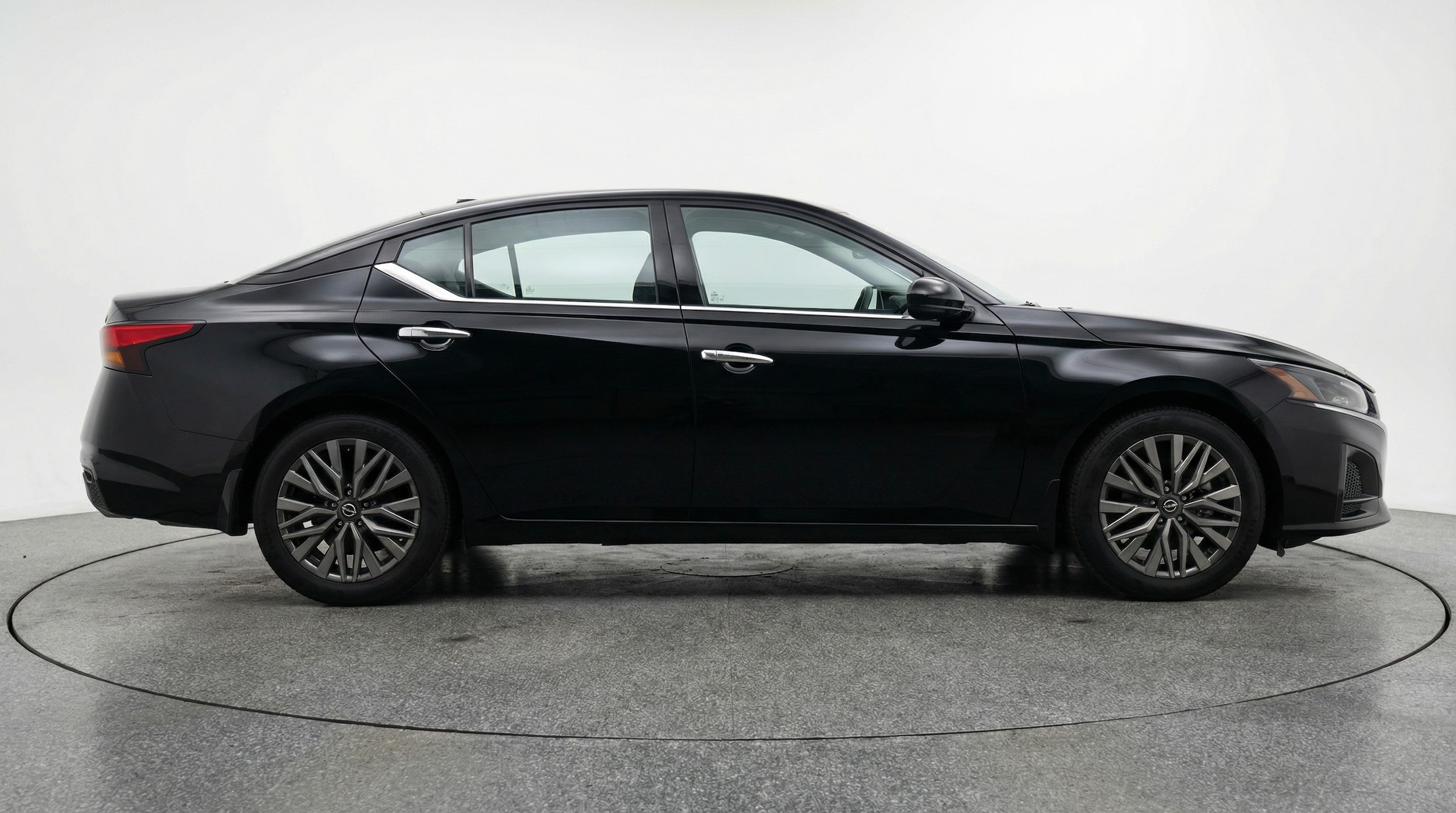 Thumbnail: 2025 Nissan Altima - 8