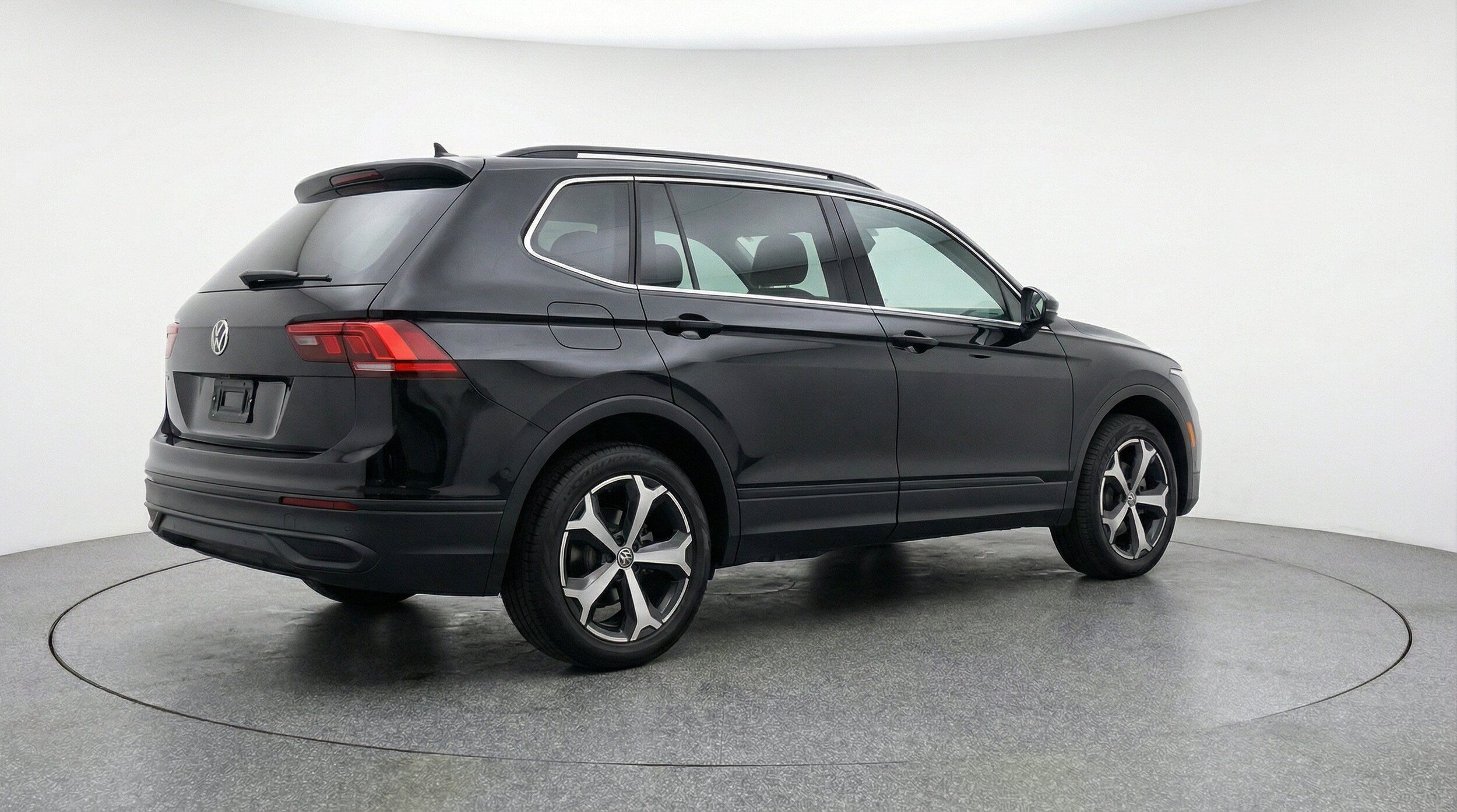 Thumbnail: 2026 Volkswagen Tiguan - 9