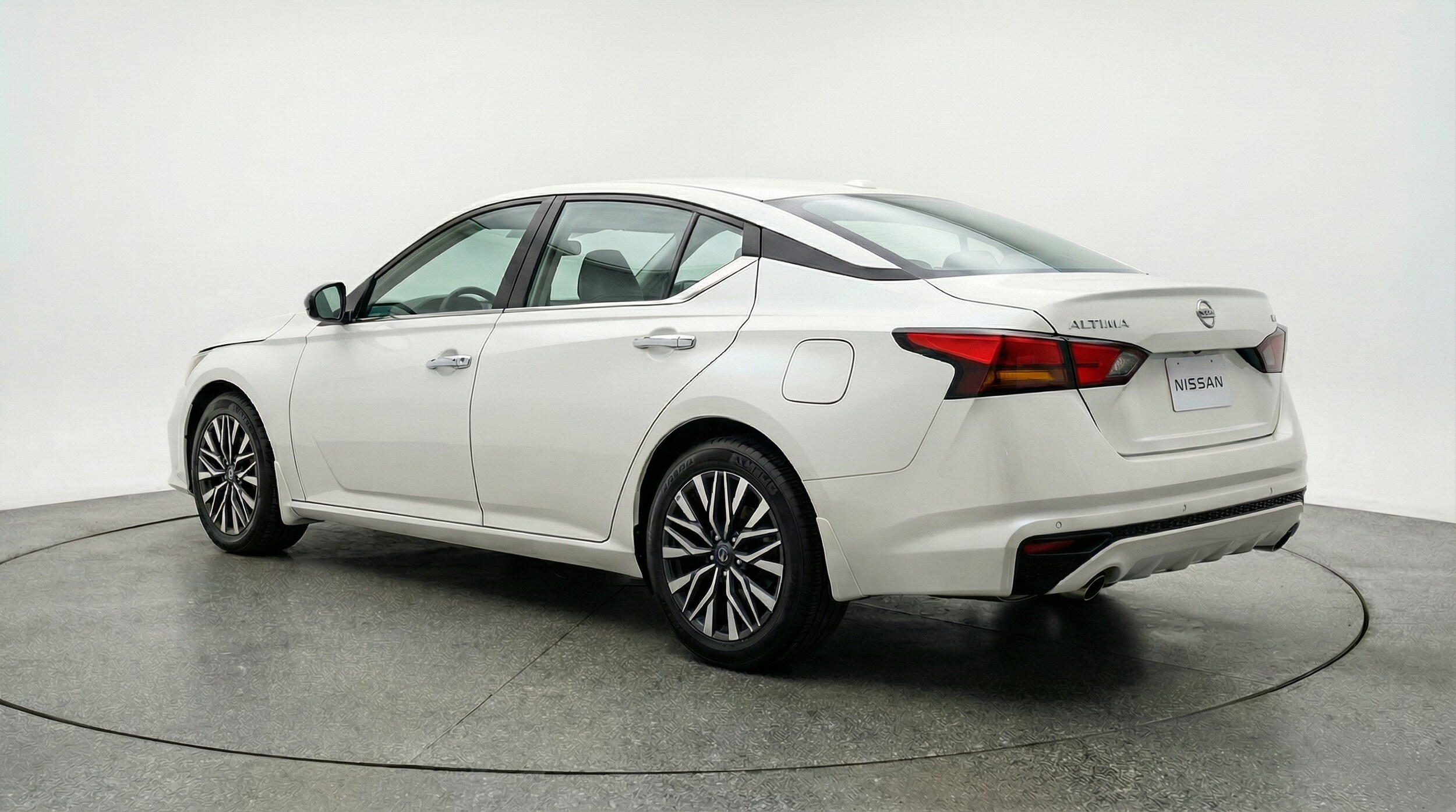 Thumbnail: 2025 Nissan Altima - 5