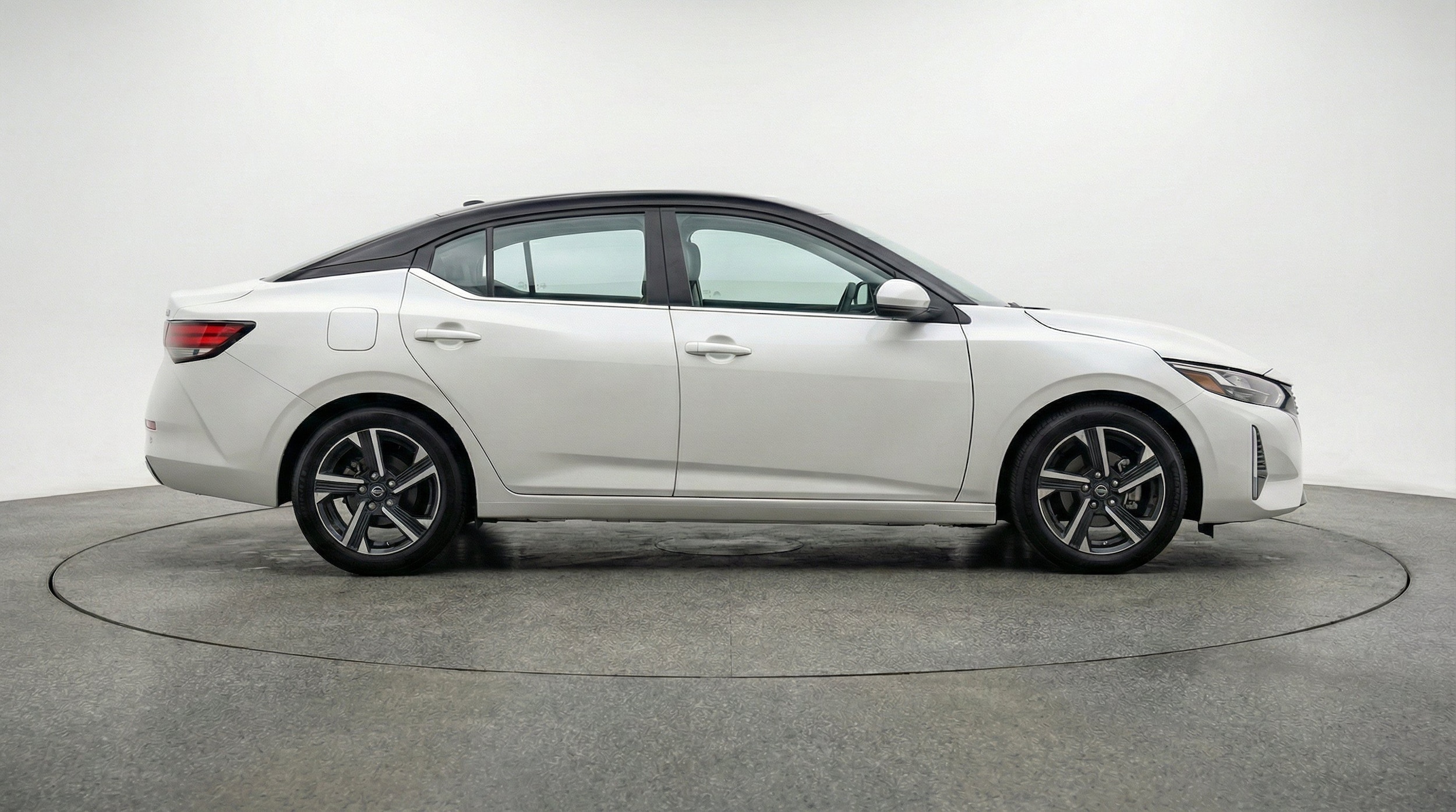 Thumbnail: 2025 Nissan Sentra - 11