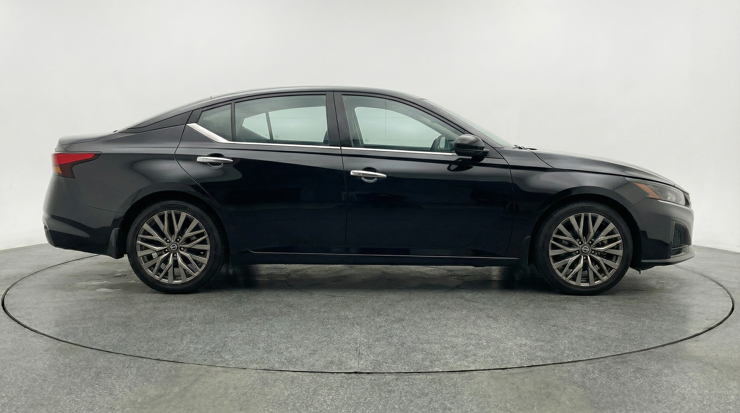 Thumbnail: 2025 Nissan Altima - 8