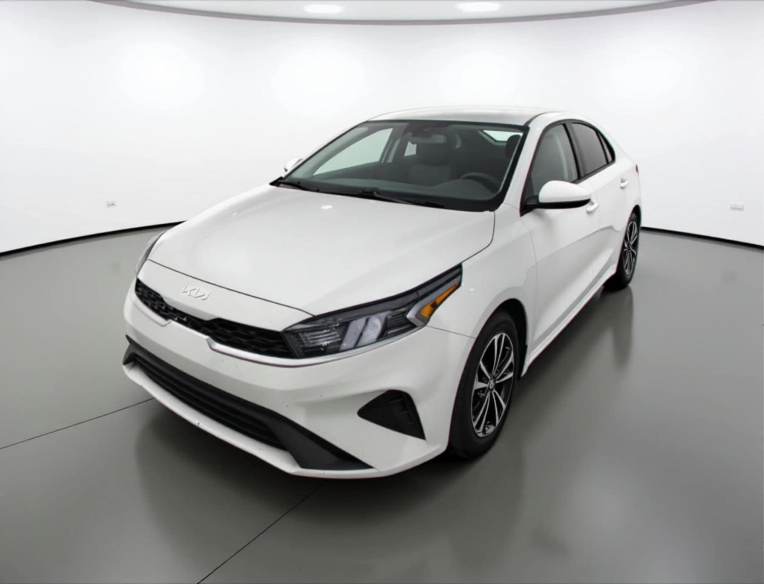 Thumbnail: 2024 Kia Forte - 3