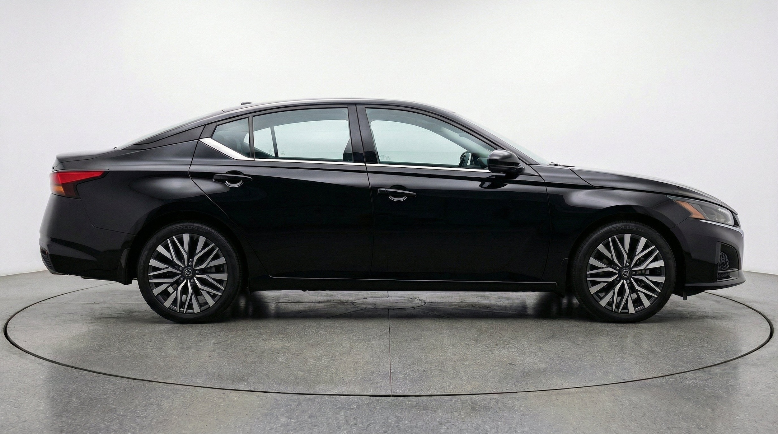 2025 Nissan Altima SV - Photo 10