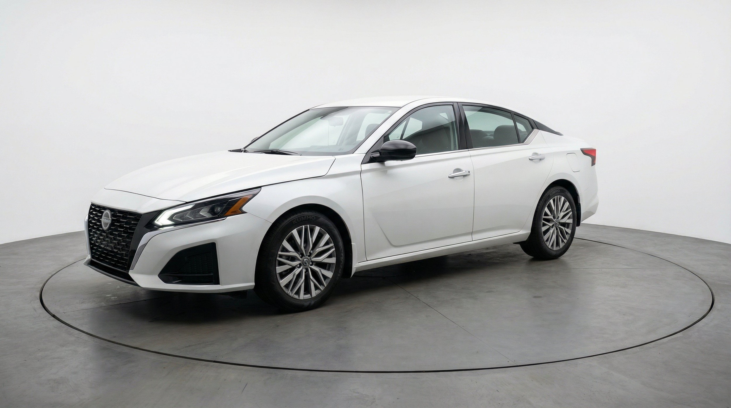 Thumbnail: 2025 Nissan Altima - 3