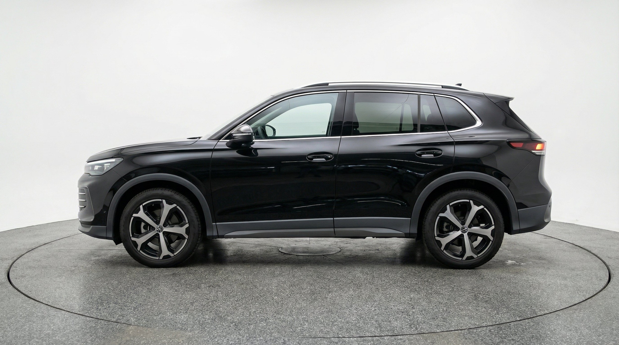 Thumbnail: 2026 Volkswagen Tiguan - 5