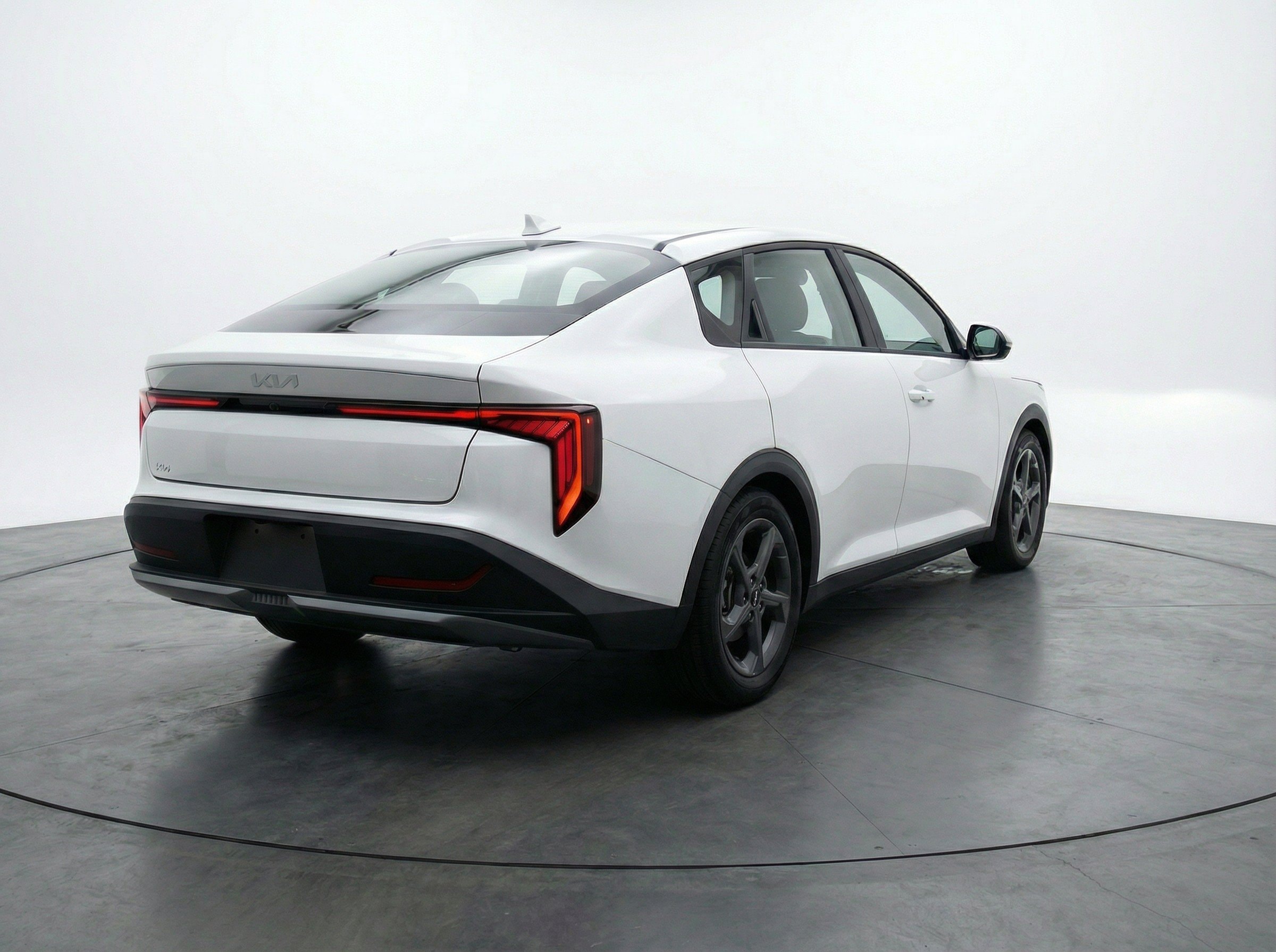 2025 Kia K4 LXS - Photo 9