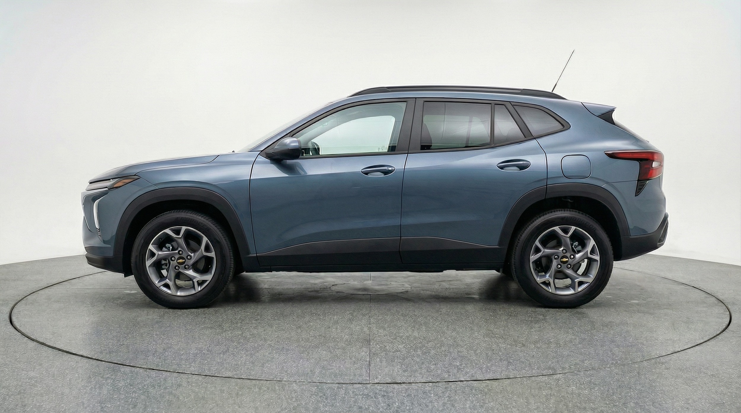 Thumbnail: 2025 Chevrolet Trax - 4