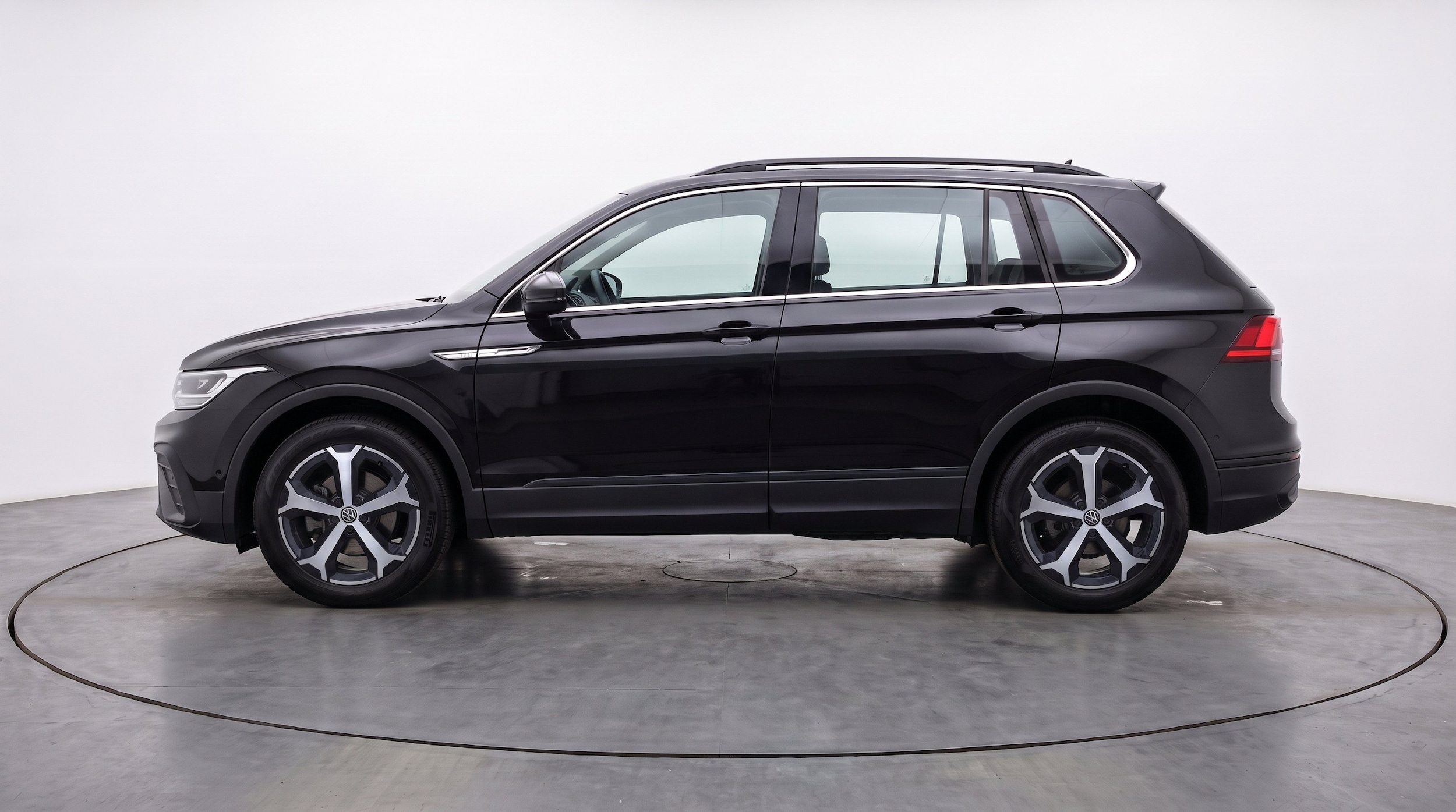 Thumbnail: 2026 Volkswagen Tiguan - 5