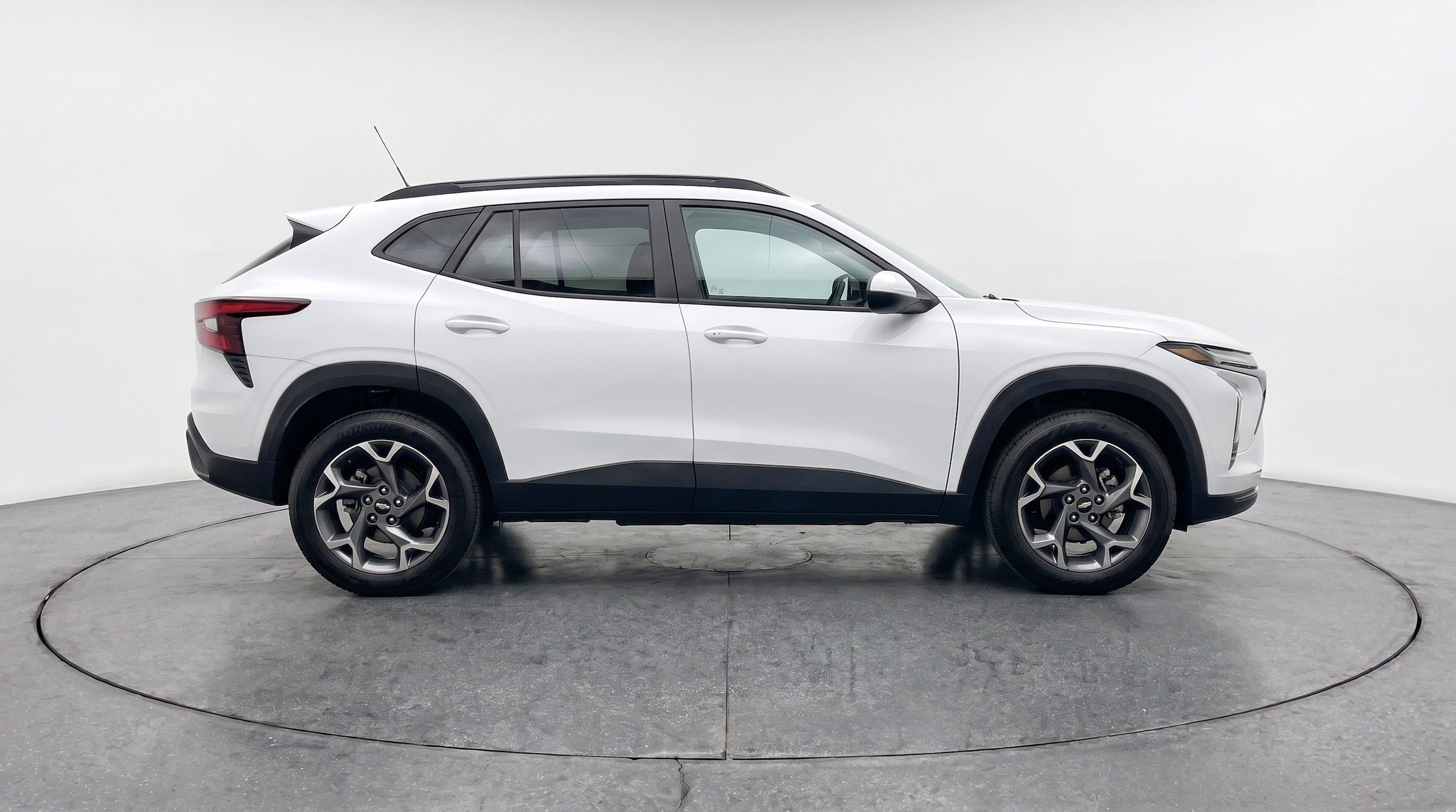 2025 Chevrolet Trax LT - Photo 10
