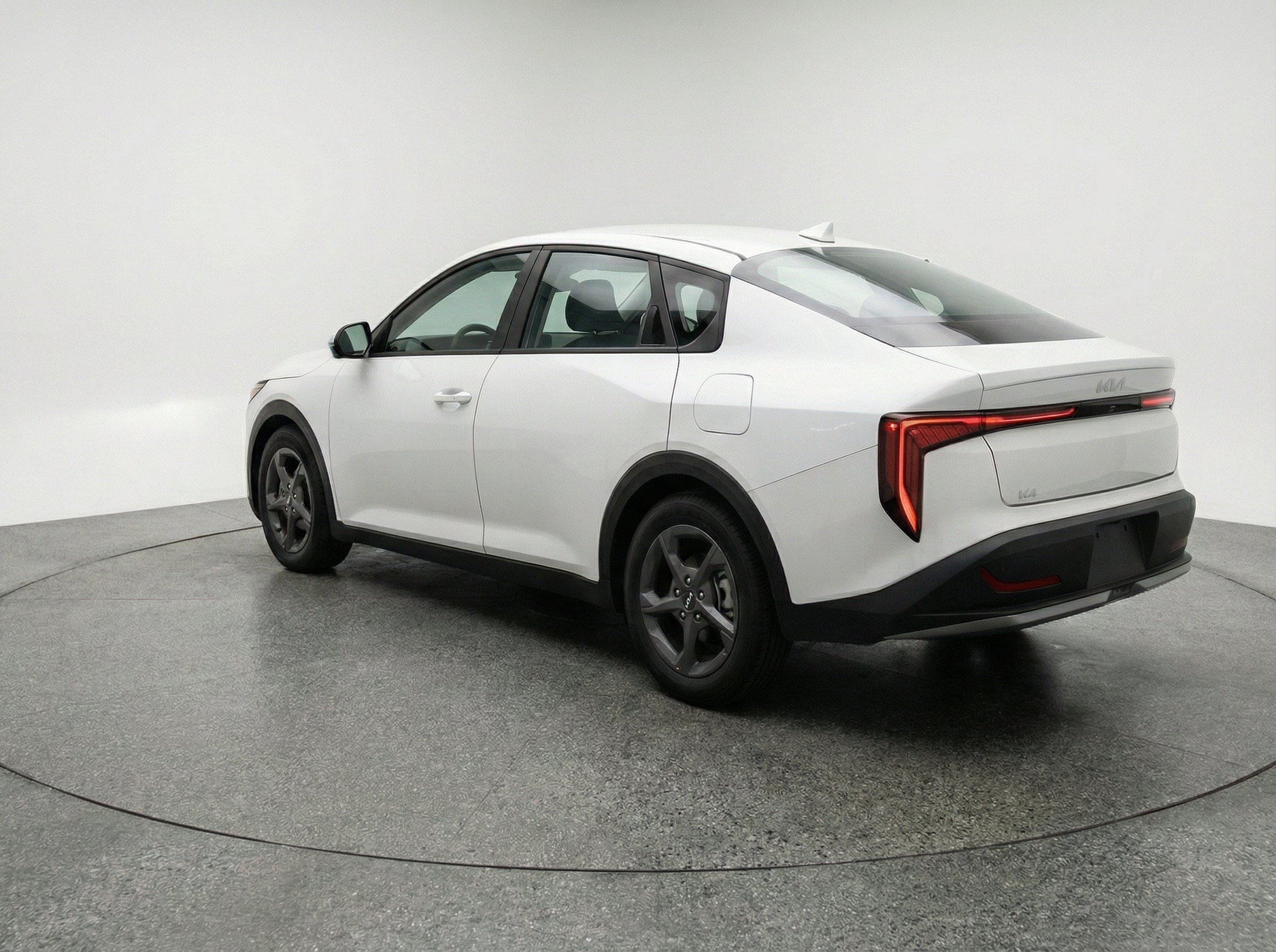 2025 Kia K4 LXS - Photo 6